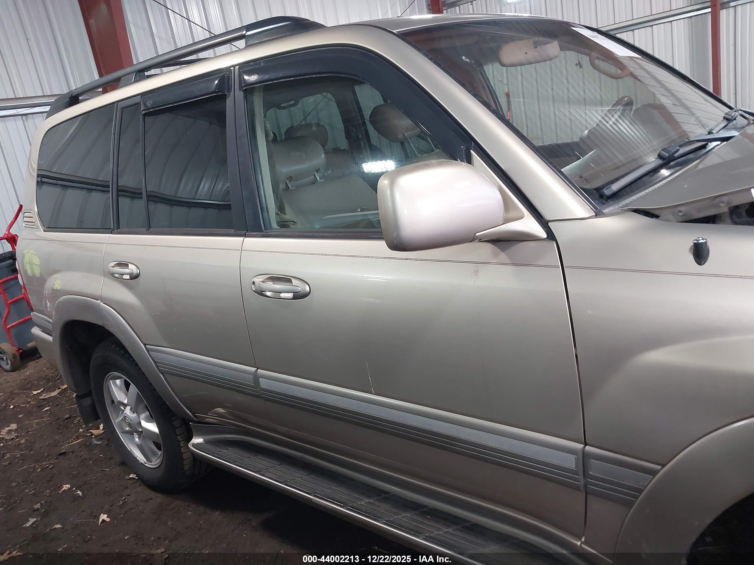 2005 Toyota Land Cruiser V8 Бежевый vin: JTEHT05J852080134