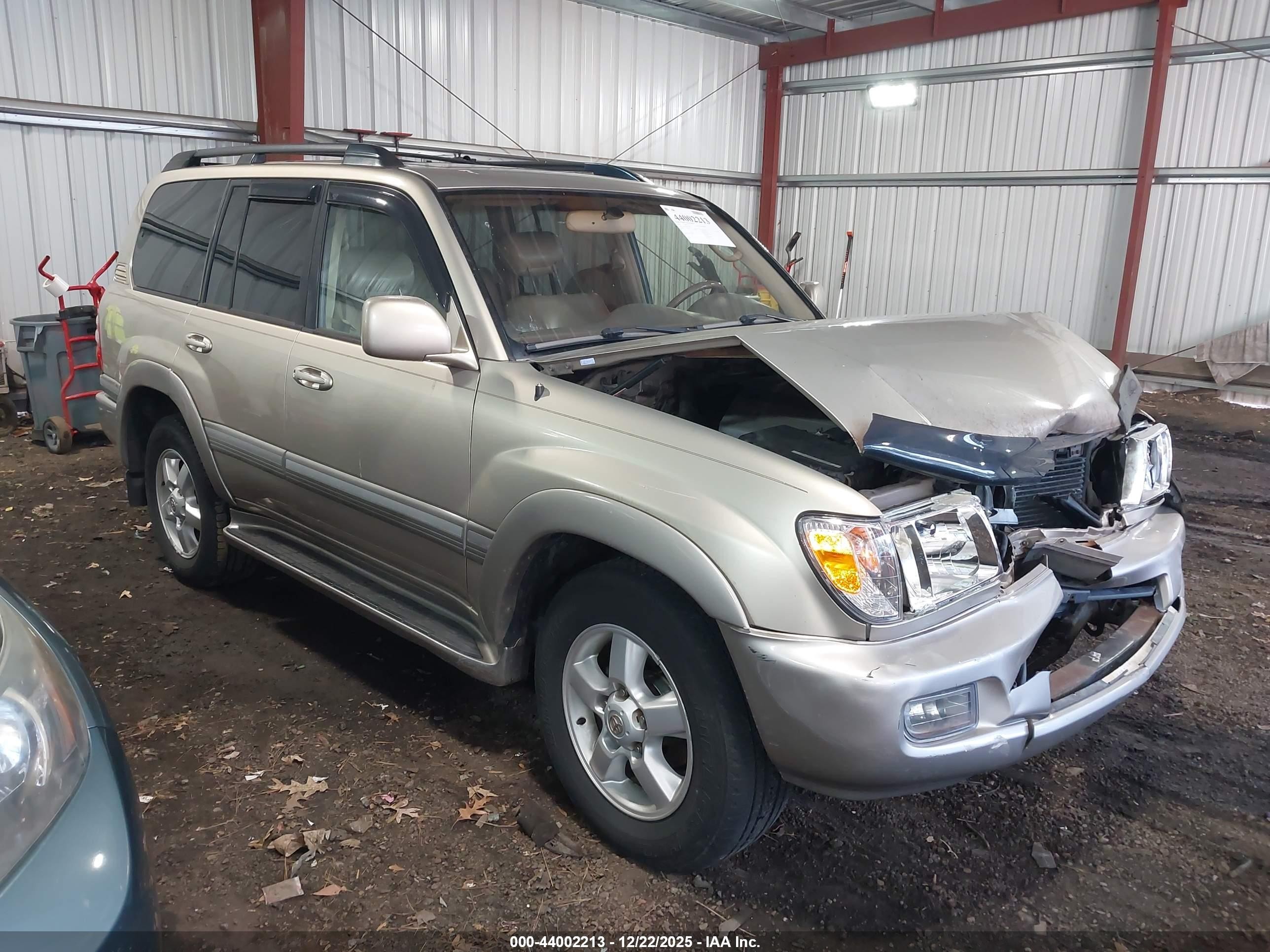 2005 Toyota Land Cruiser V8 Бежевый vin: JTEHT05J852080134