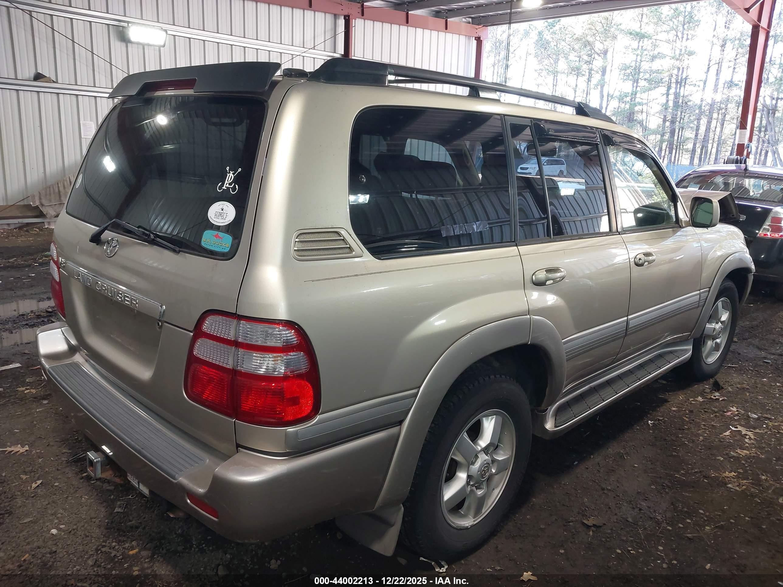 2005 Toyota Land Cruiser V8 Бежевый vin: JTEHT05J852080134