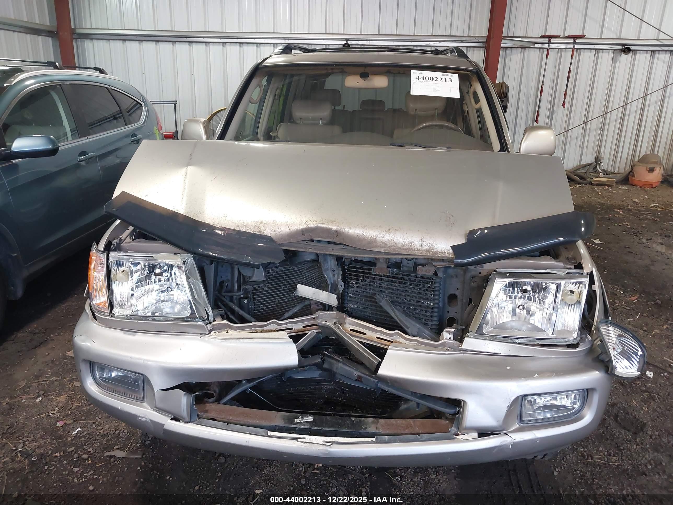 2005 Toyota Land Cruiser V8 Бежевый vin: JTEHT05J852080134