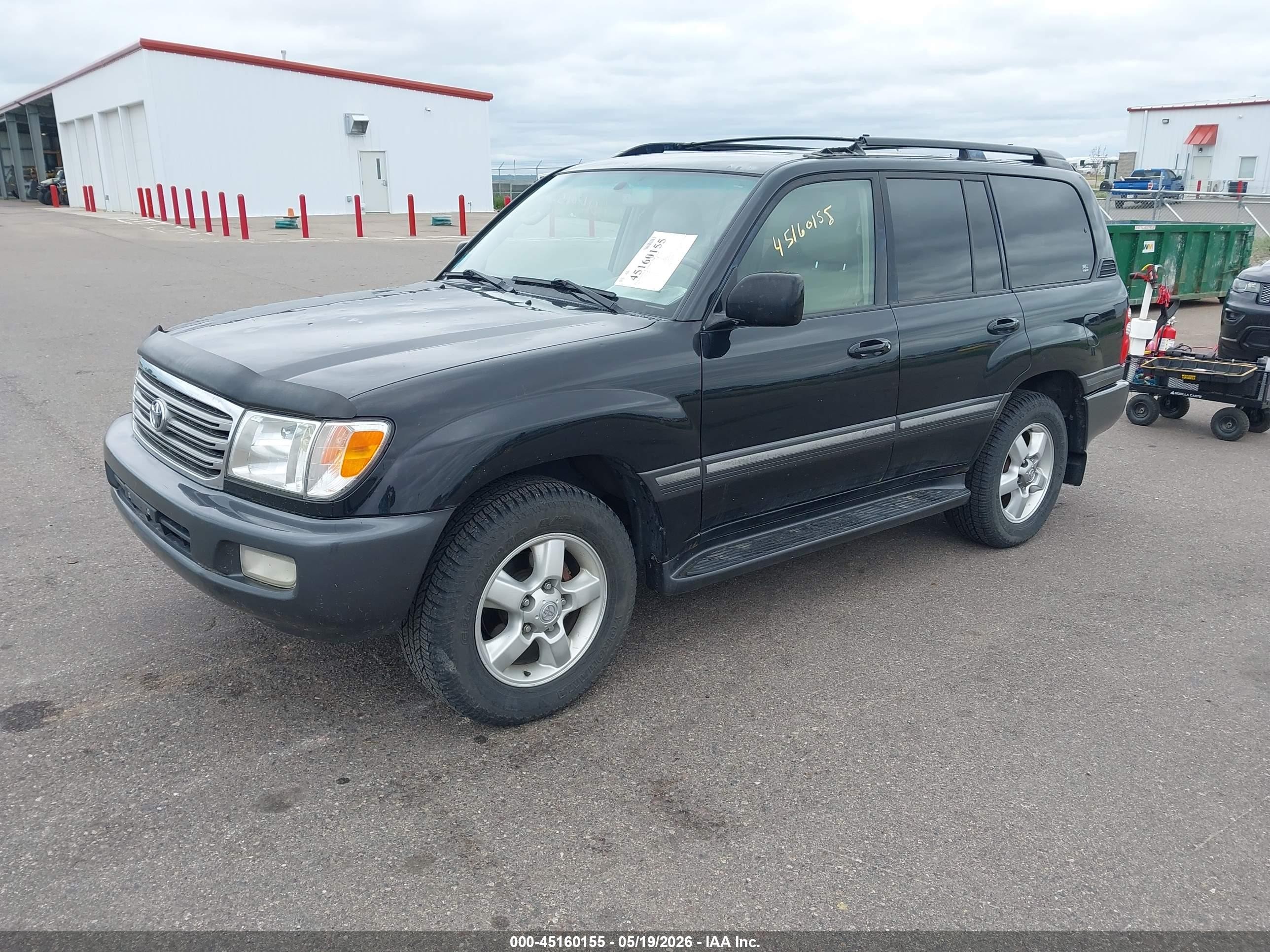 2005 Toyota Land Cruiser V8 Black vin: JTEHT05J952075105