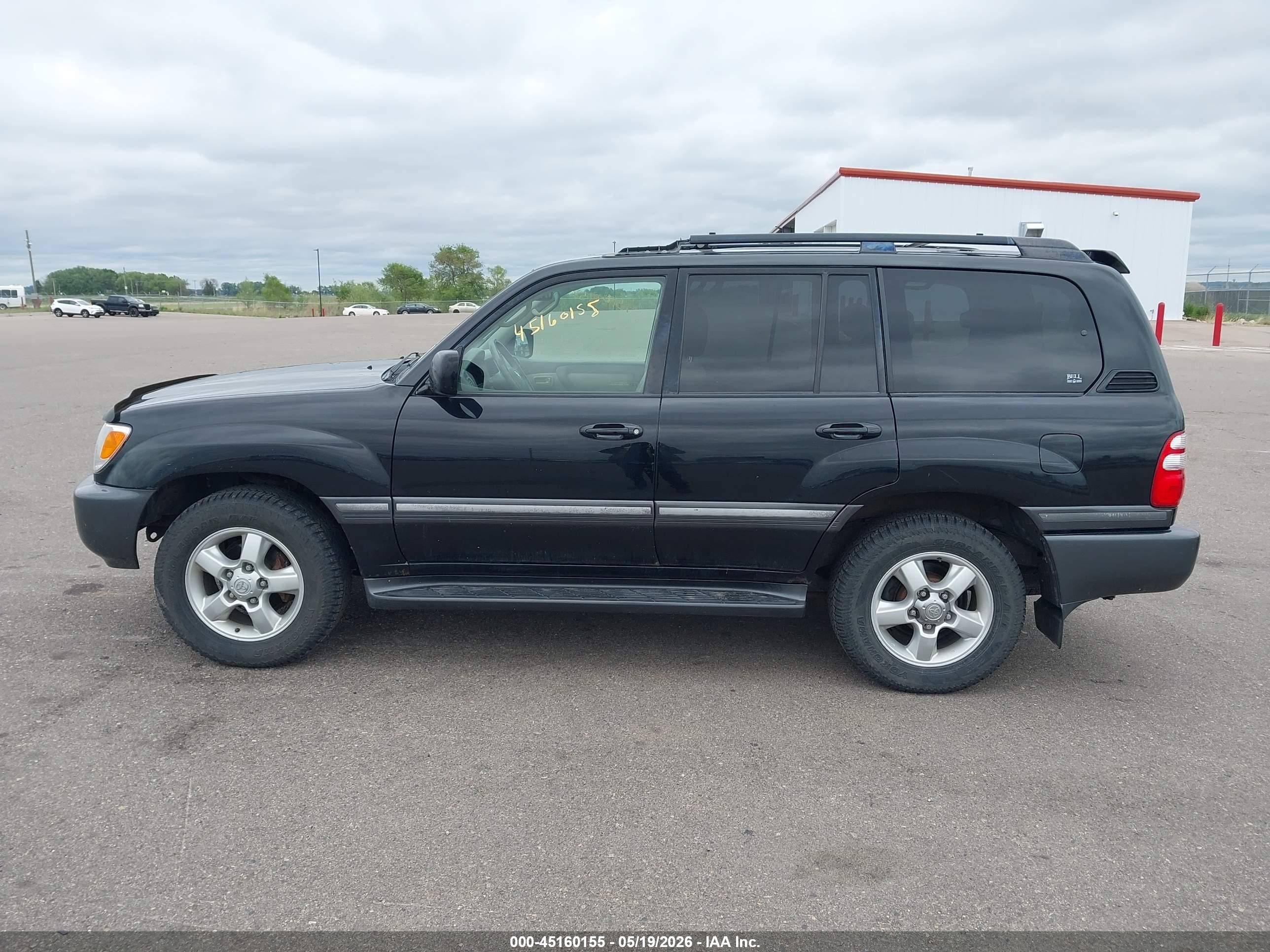 2005 Toyota Land Cruiser V8 Black vin: JTEHT05J952075105