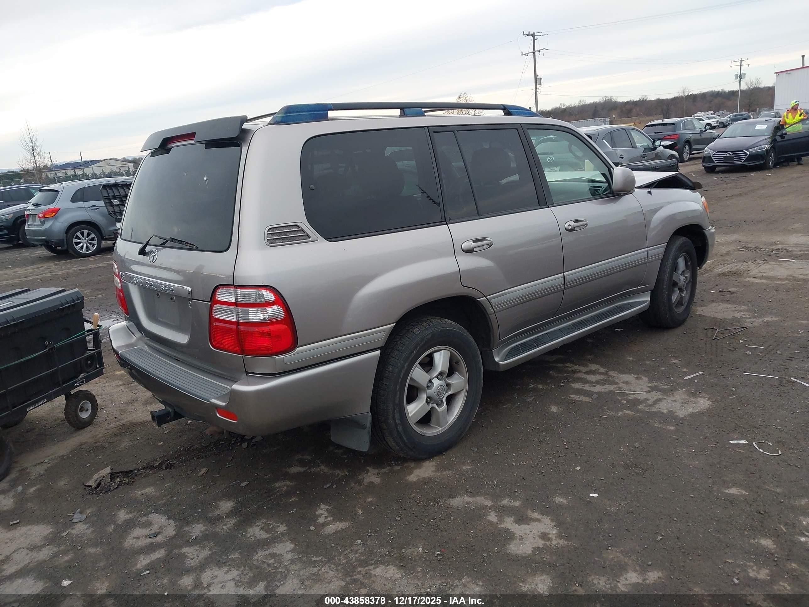 2005 Toyota Land Cruiser V8 Silver vin: JTEHT05J952077470