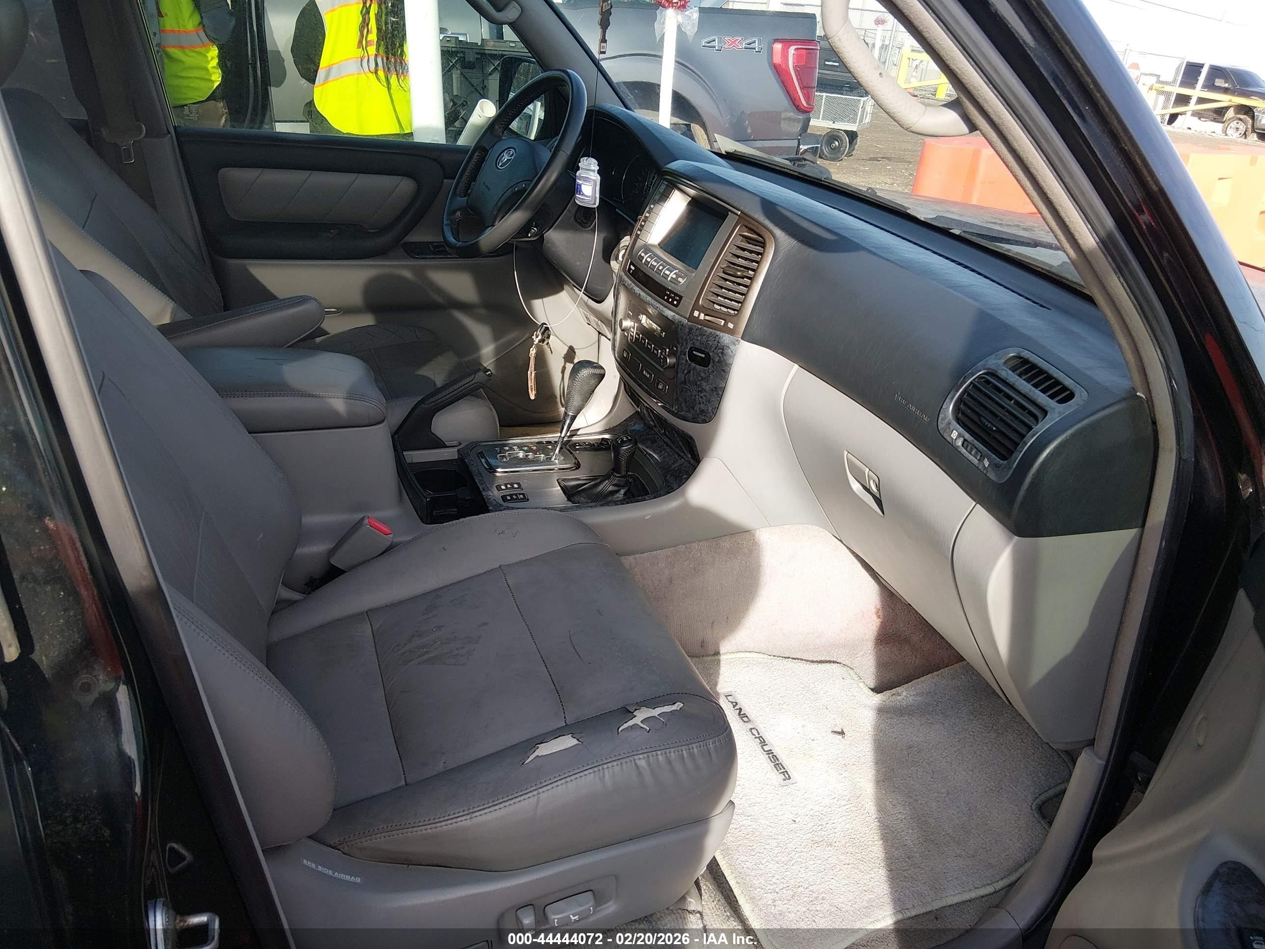 2006 Toyota Land Cruiser V8 Black vin: JTEHT05J962085490