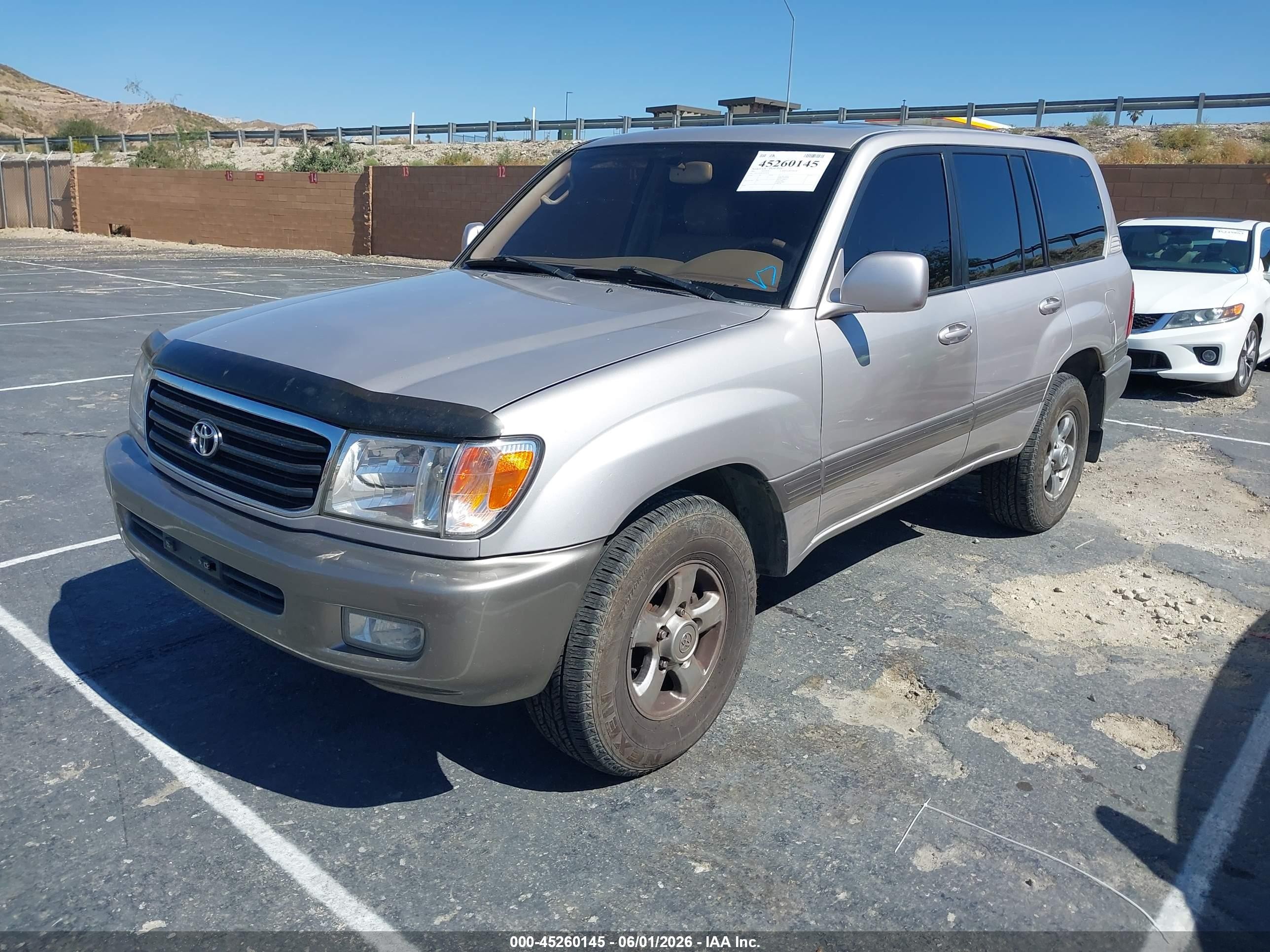 2002 Toyota Land Cruiser   Silver vin: JTEHT05JX22020318