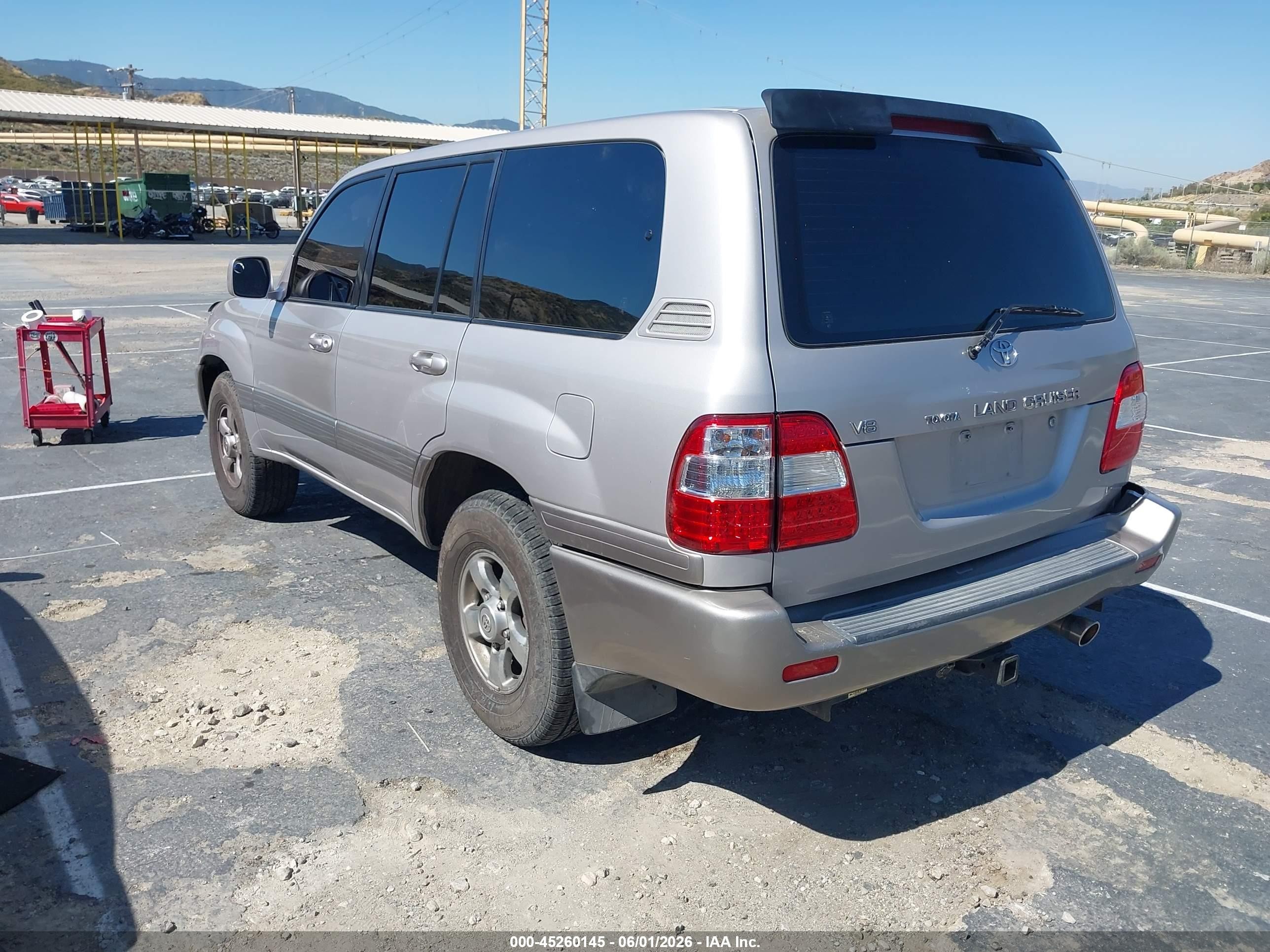 2002 Toyota Land Cruiser   Silver vin: JTEHT05JX22020318