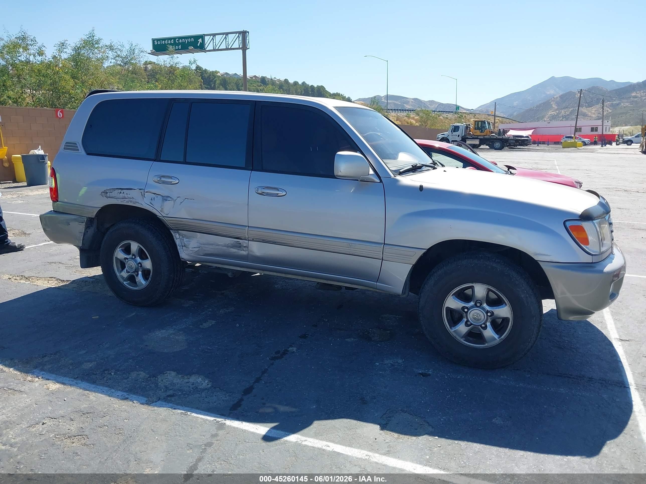 2002 Toyota Land Cruiser   Silver vin: JTEHT05JX22020318