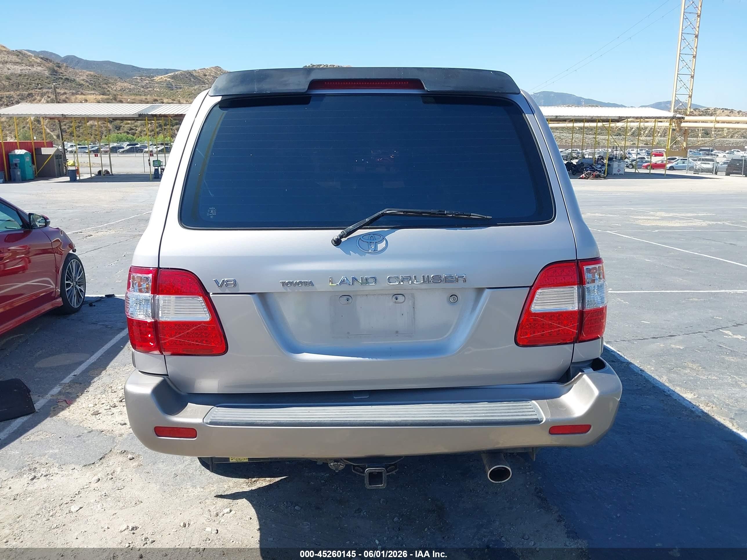 2002 Toyota Land Cruiser   Silver vin: JTEHT05JX22020318