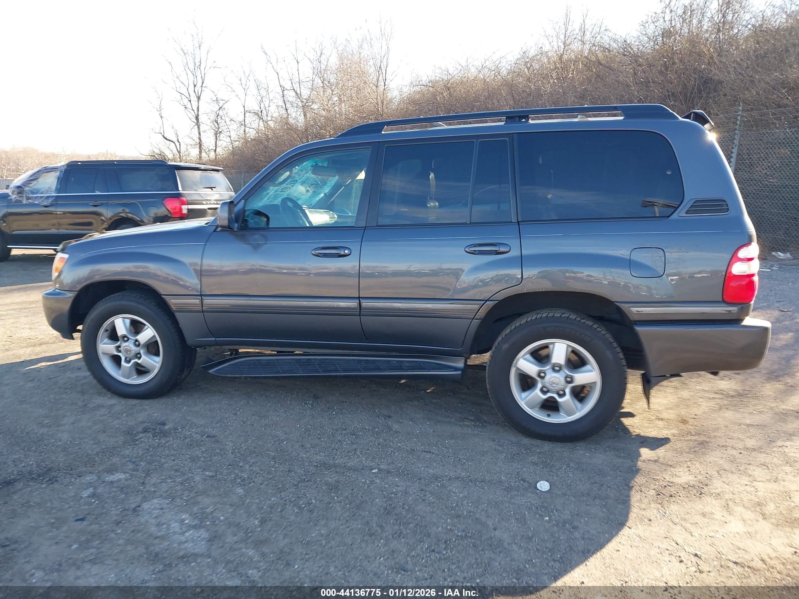 2005 Toyota Land Cruiser V8 Черный vin: JTEHT05JX52071208