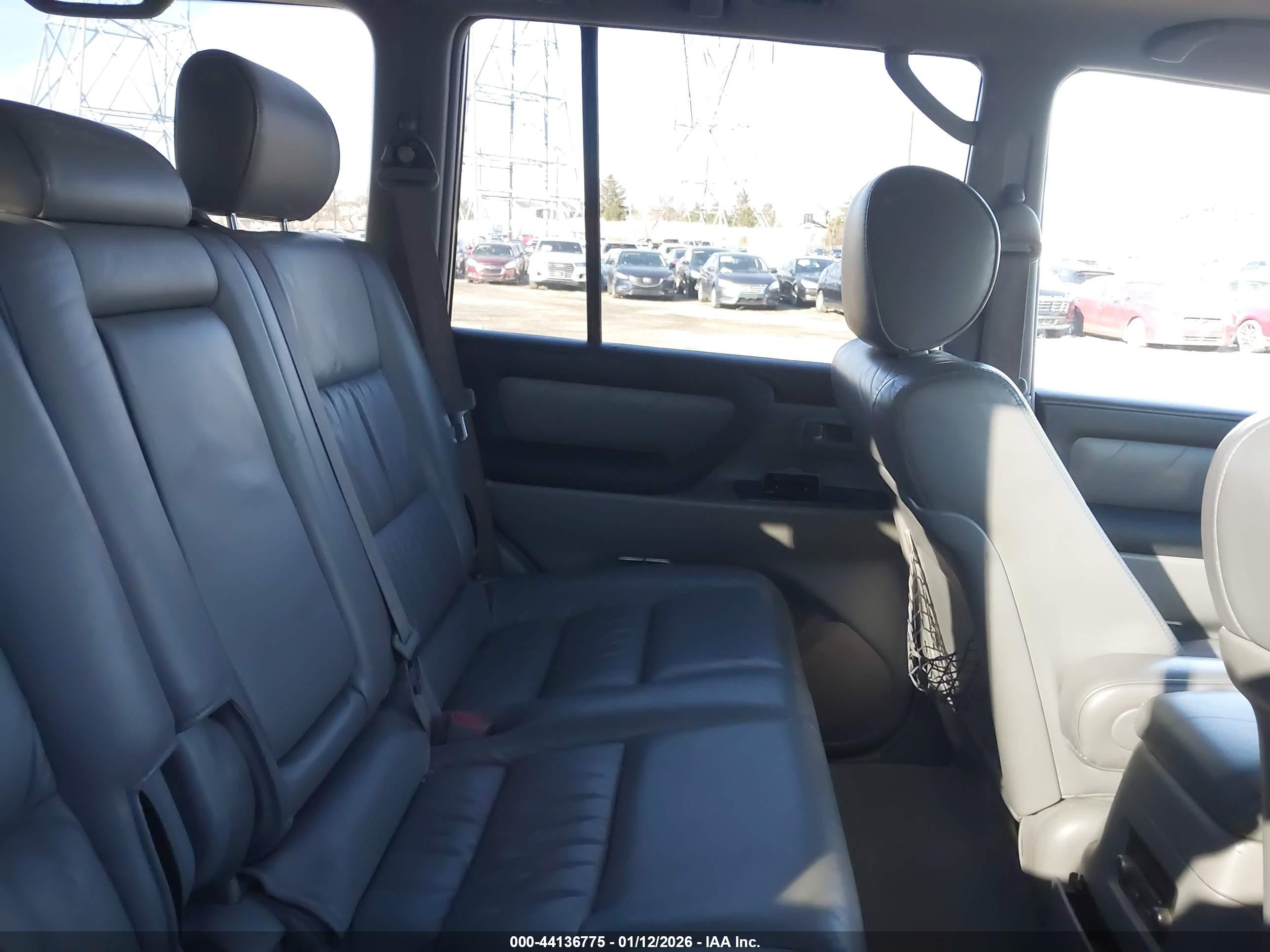 2005 Toyota Land Cruiser V8 Черный vin: JTEHT05JX52071208