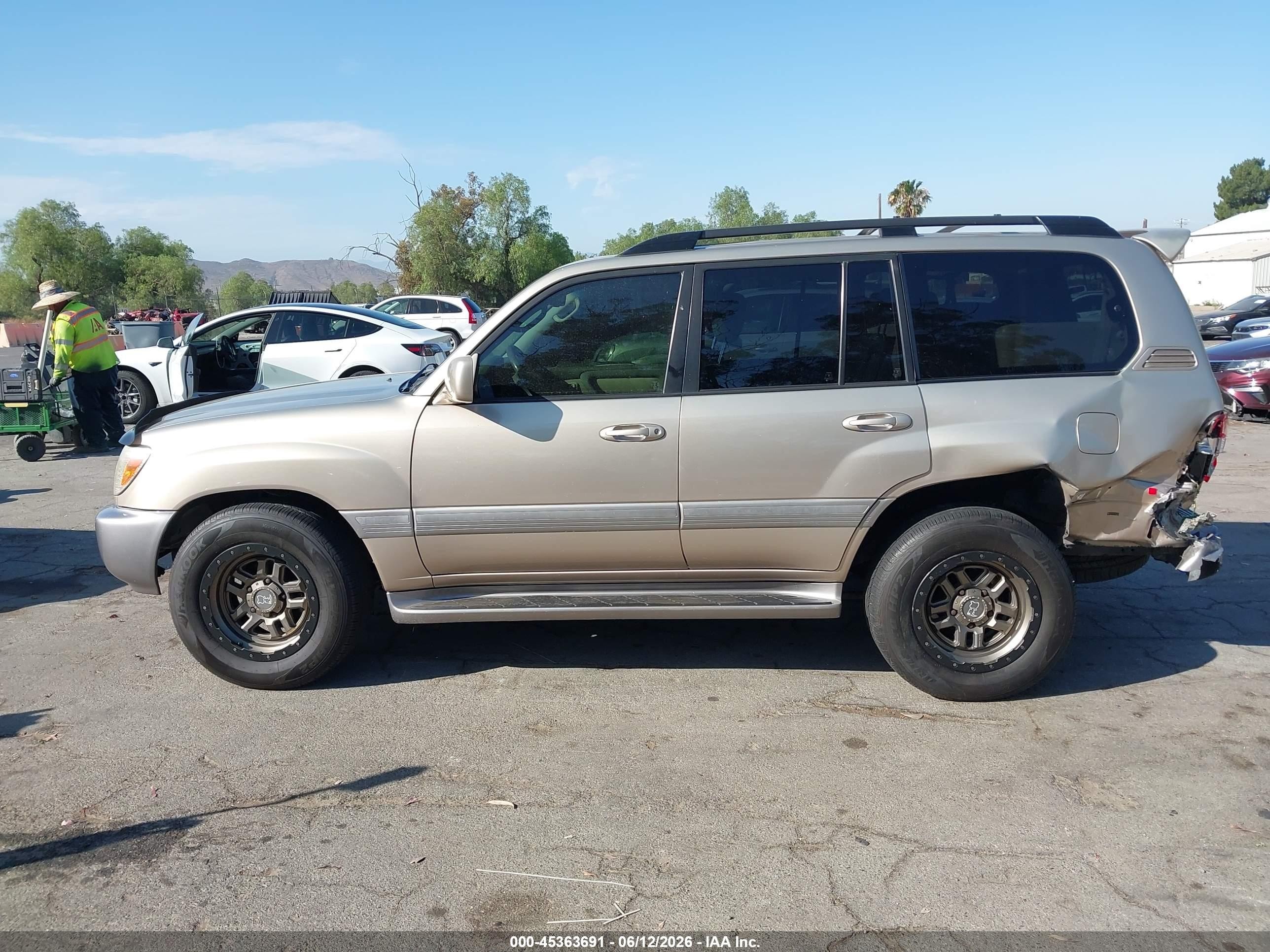 2006 Toyota Land Cruiser V8 Champagne vin: JTEHT05JX62087328