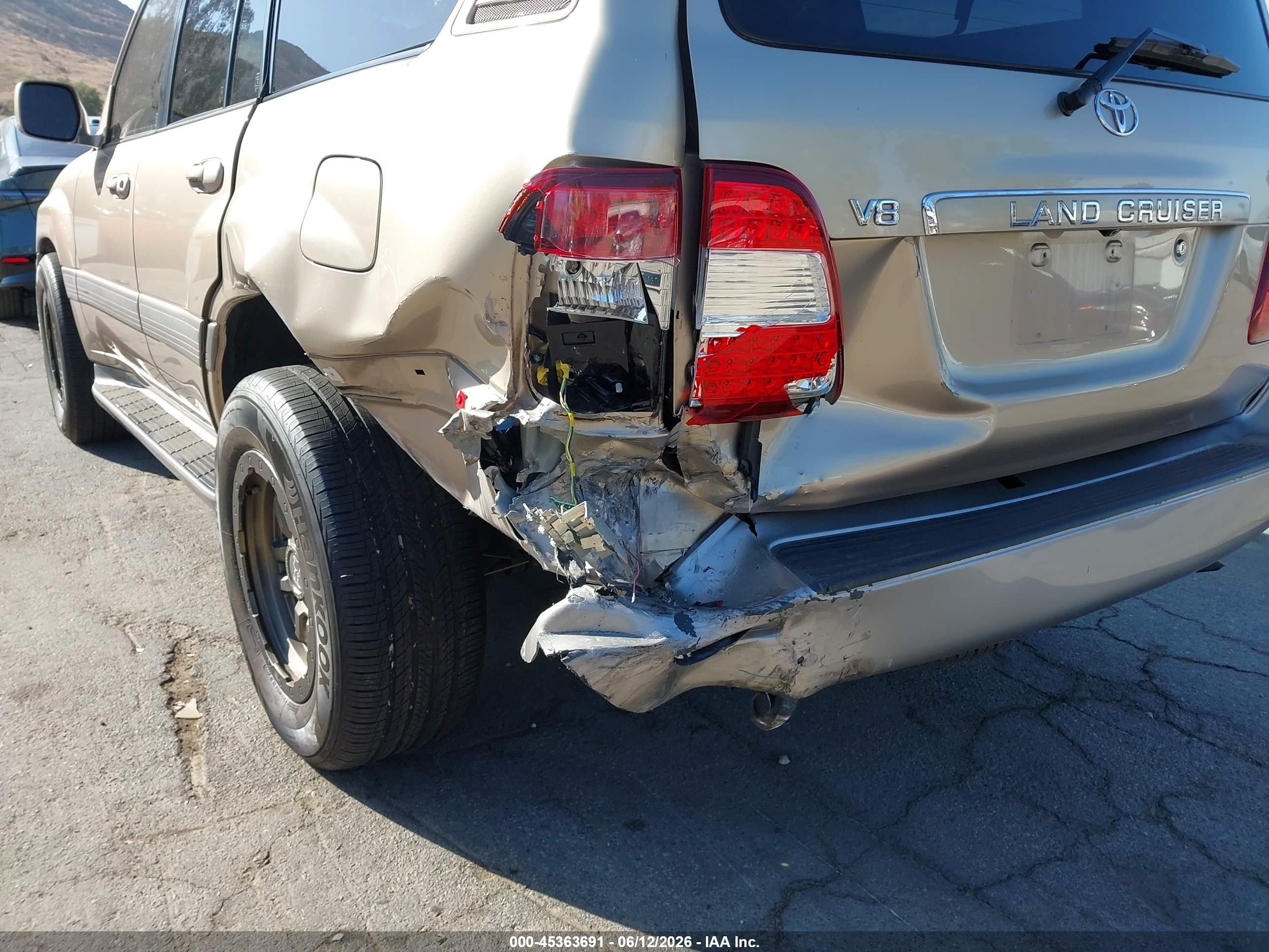 2006 Toyota Land Cruiser V8 Champagne vin: JTEHT05JX62087328