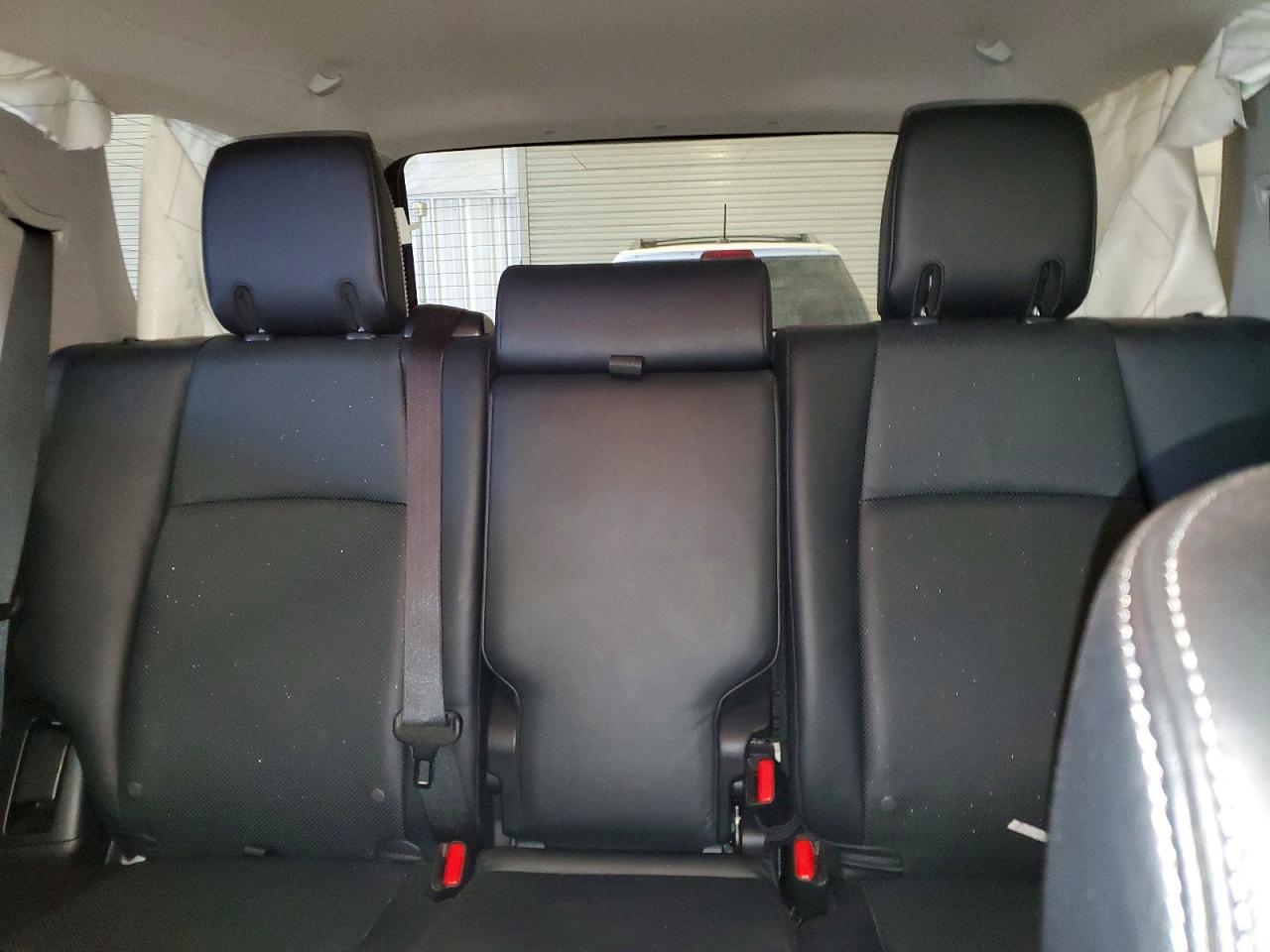 2023 Toyota 4runner Limited Серебряный vin: JTEKU5JR5P6190209