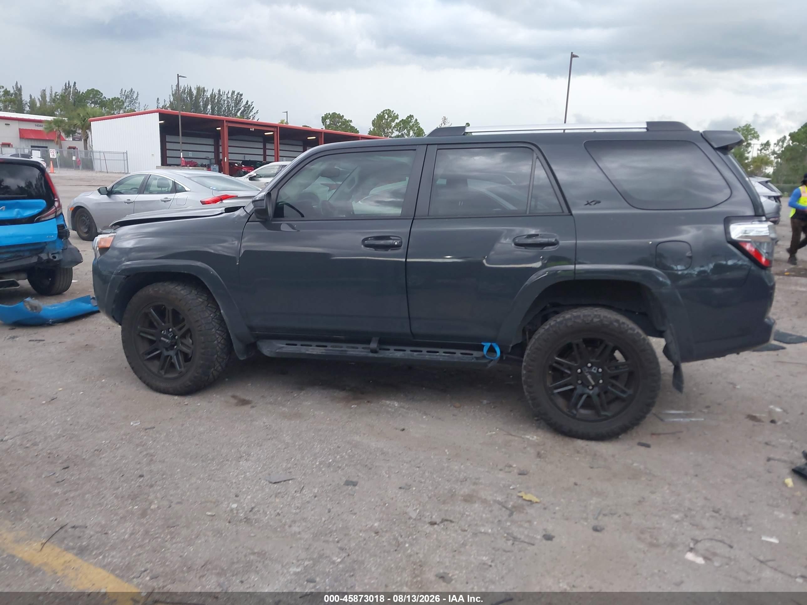 2024 Toyota 4runner Sr5 Gray vin: JTEMU5JR2R6288755