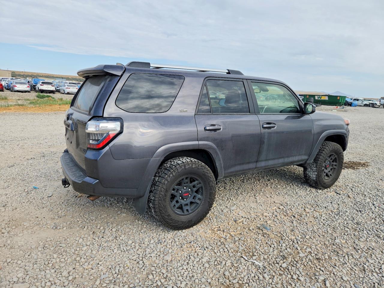 2022 Toyota 4runner Sr5 Gray vin: JTEMU5JR3N5988767