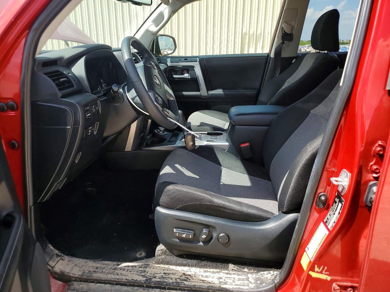 2024 Toyota 4runner Sr5 Red vin: JTEMU5JR4R6281838
