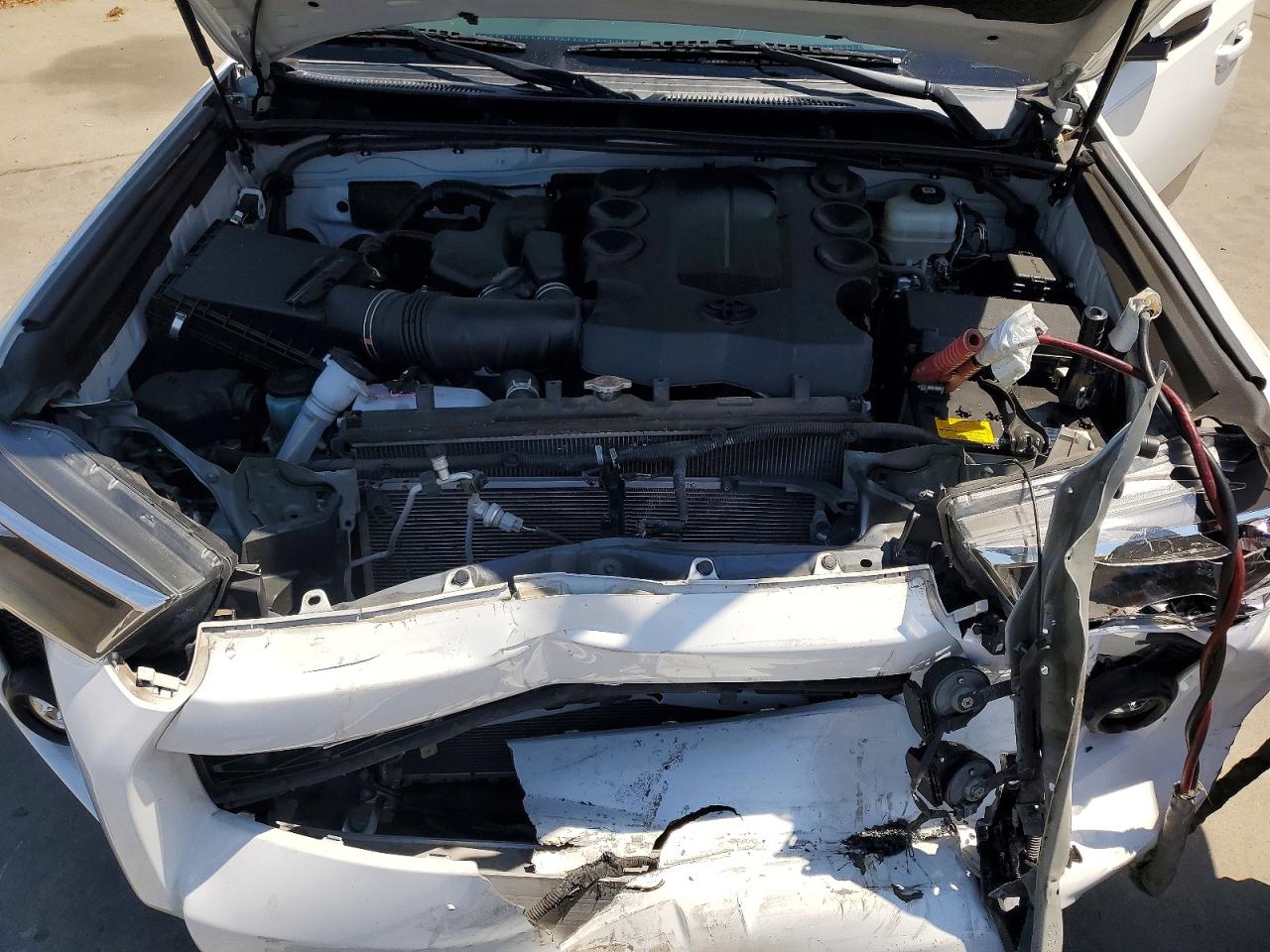 2021 Toyota 4runner Sr5 Premium White vin: JTENU5JR6M5878962