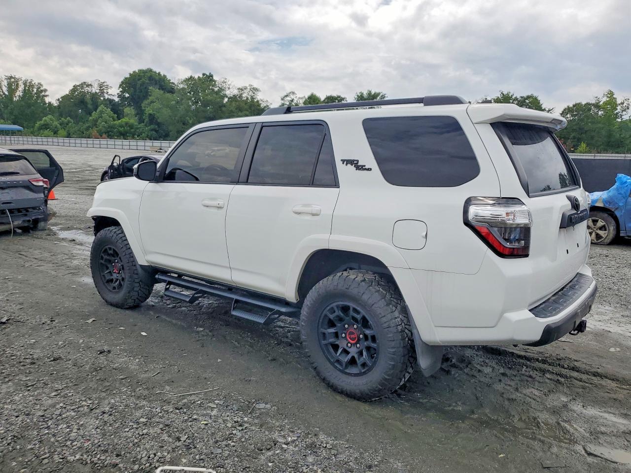 2021 Toyota 4runner Trd Off-road White vin: JTEPU5JR5M5888746
