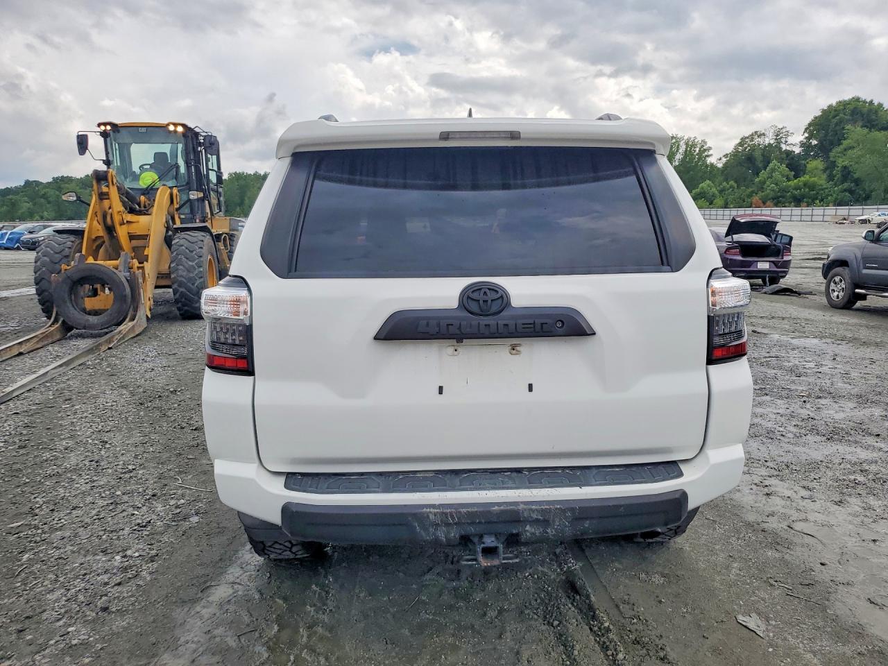 2021 Toyota 4runner Trd Off-road White vin: JTEPU5JR5M5888746
