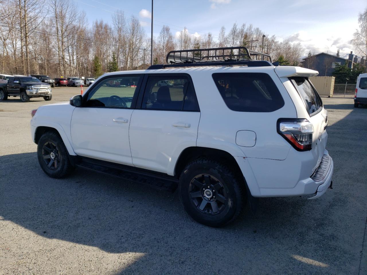 2022 Toyota 4runner Trail White vin: JTETU5JR5N6000569
