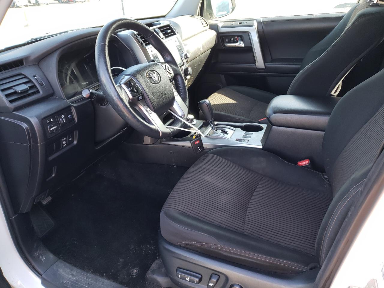 2022 Toyota 4runner Trail White vin: JTETU5JR5N6000569
