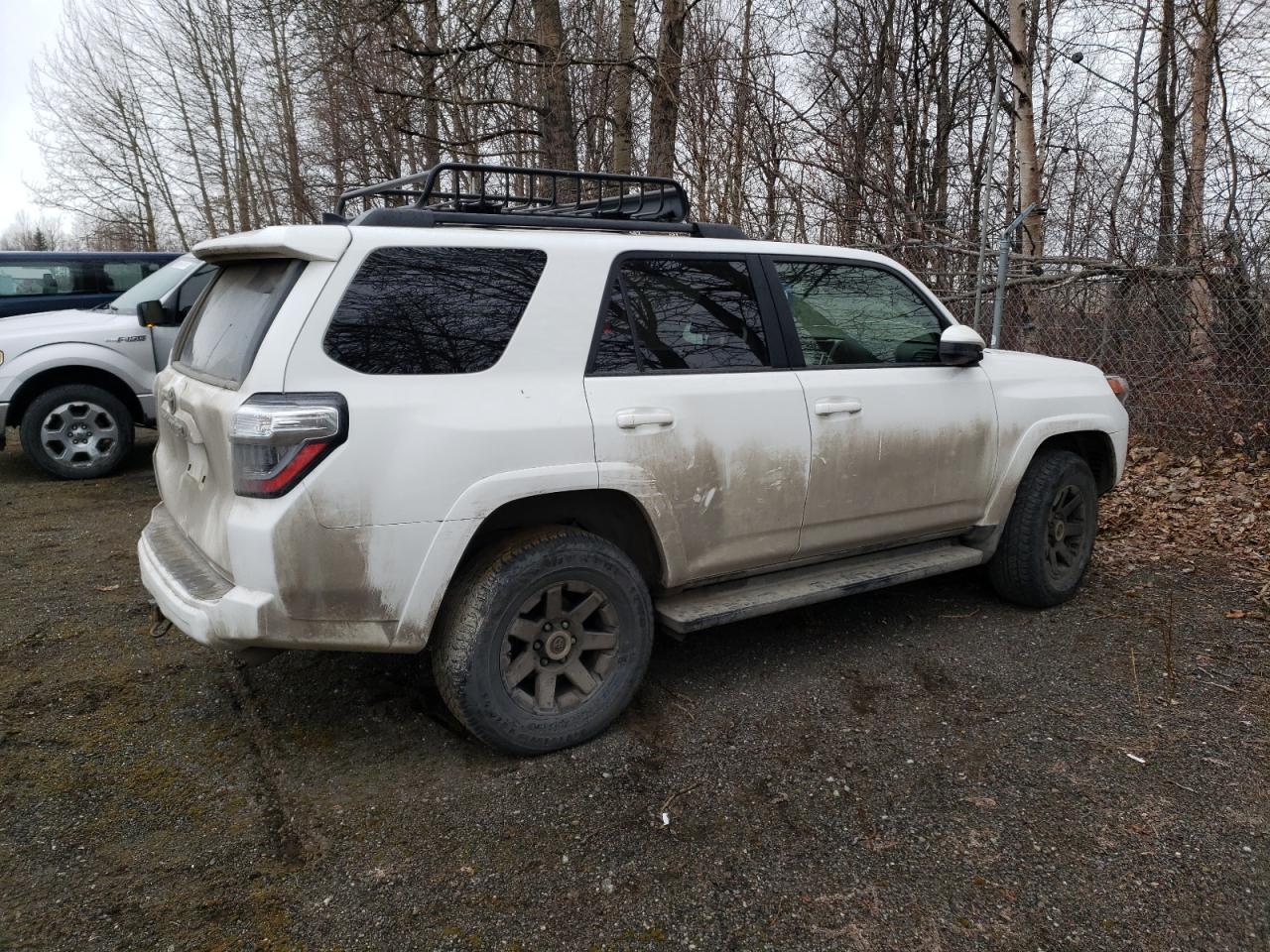 2022 Toyota 4runner Trail White vin: JTETU5JR5N6000569 Damage: Right Qtr Panel, Heavy Scratch, 3 to 4 inches