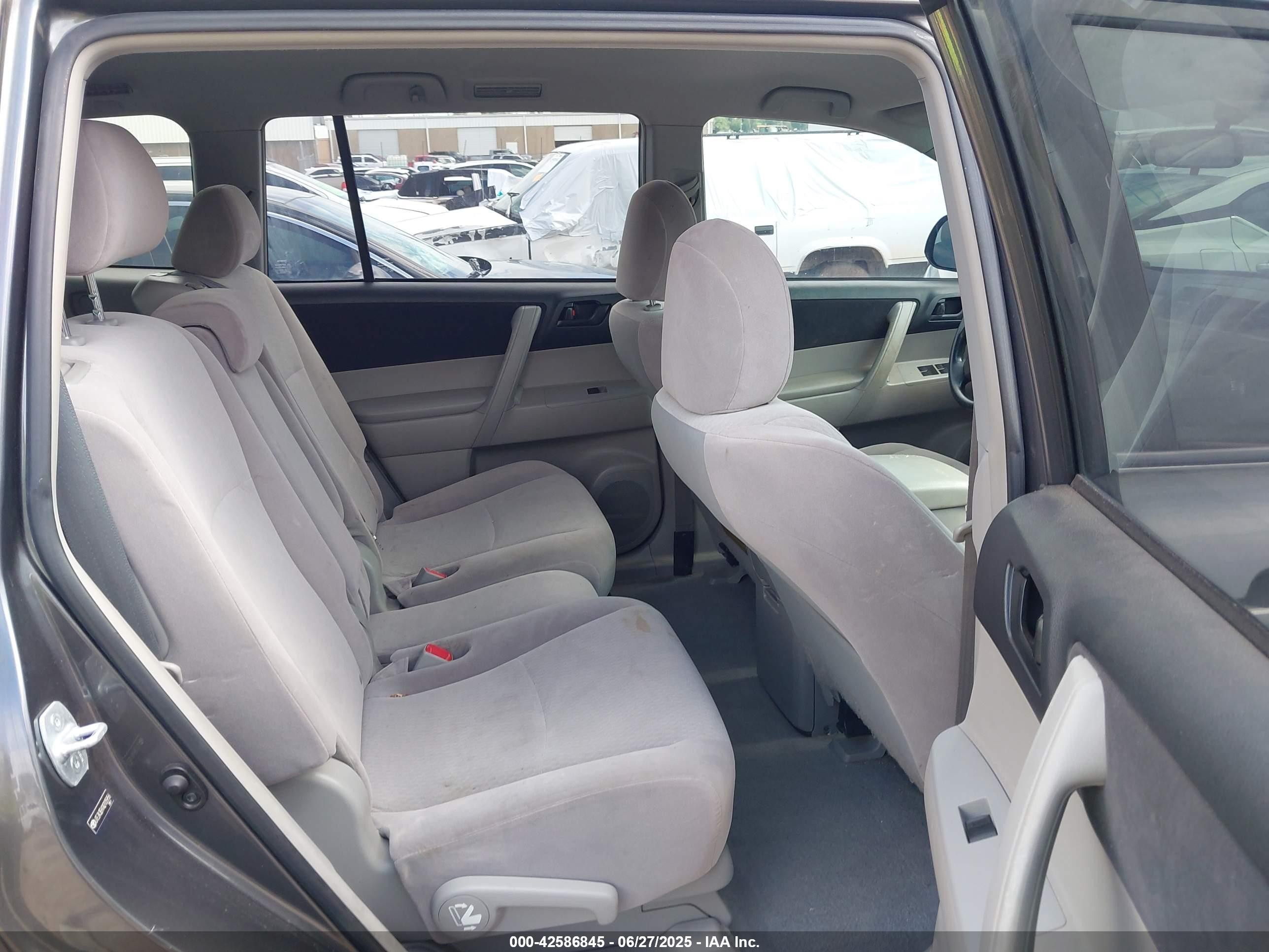 2010 Toyota Highlander Base V6 Серый vin: JTEZK3EH1A2105956
