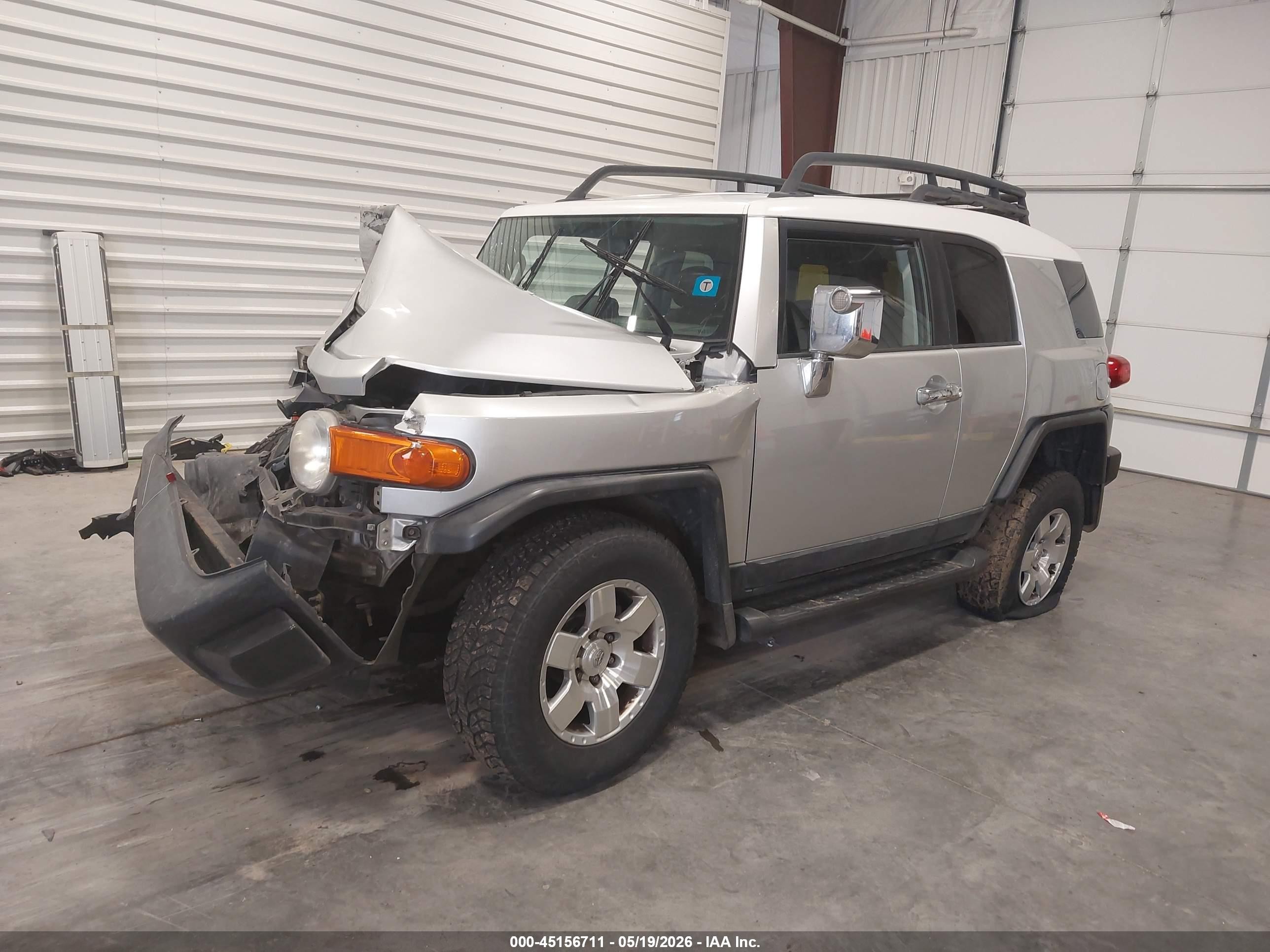 2007 Toyota Fj Cruiser   Silver vin: JTEZU11F070016225