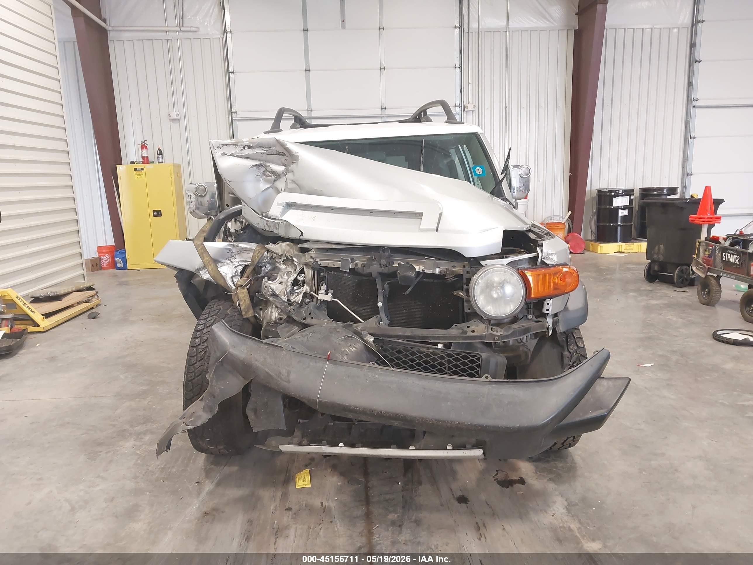 2007 Toyota Fj Cruiser   Silver vin: JTEZU11F070016225