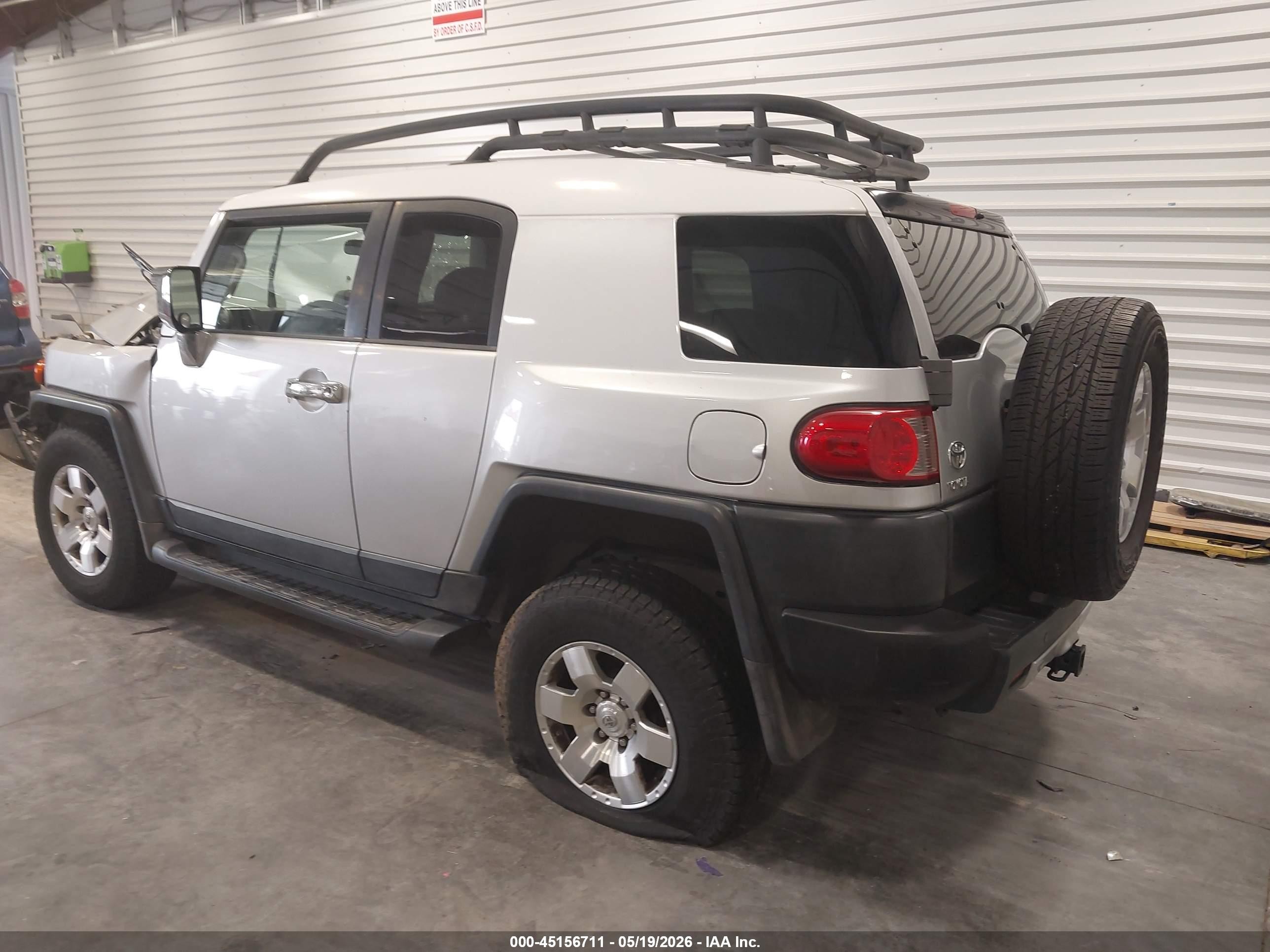 2007 Toyota Fj Cruiser   Silver vin: JTEZU11F070016225