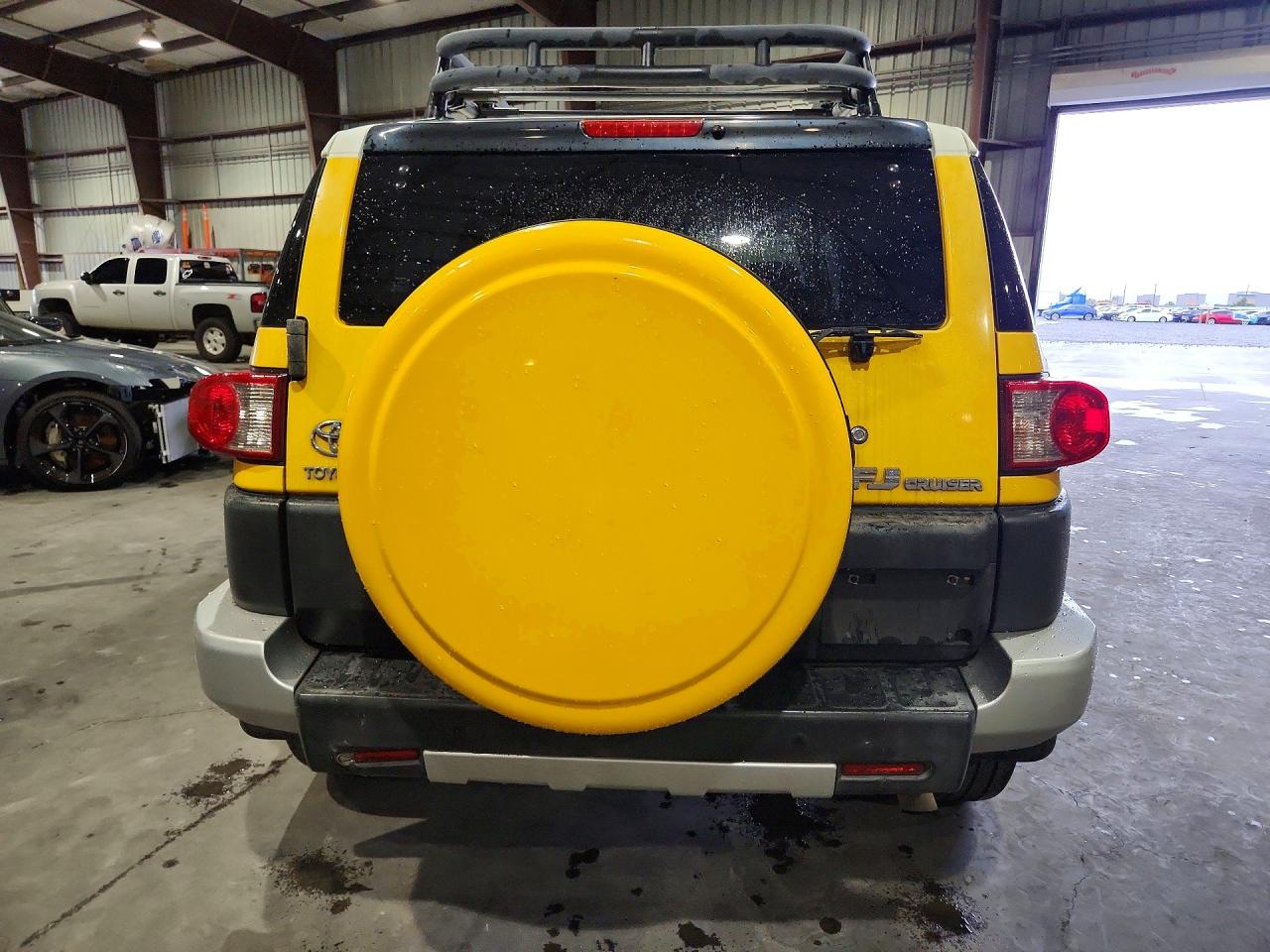 2008 Toyota Fj Cruiser Base Yellow vin: JTEZU11F08K007451