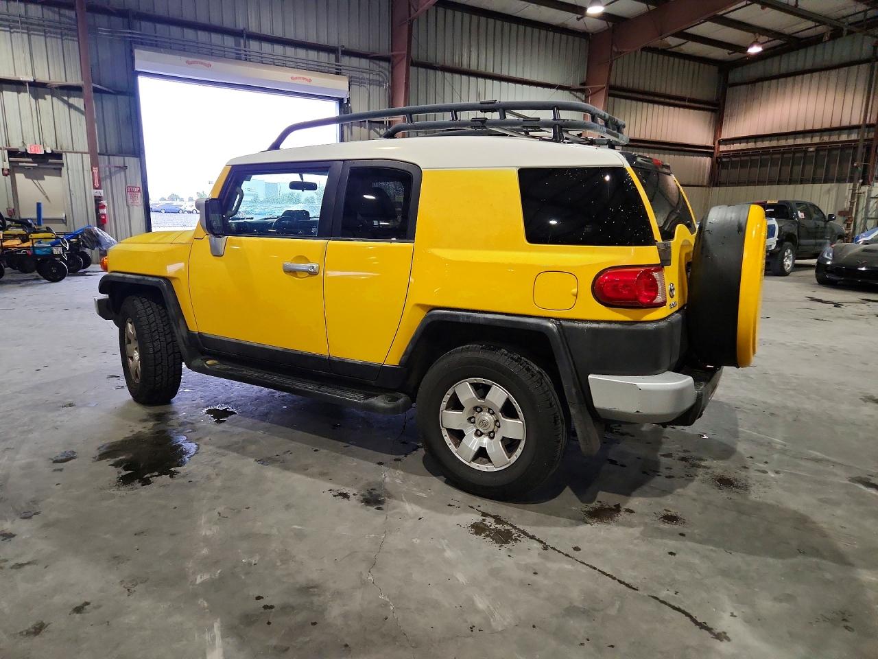 2008 Toyota Fj Cruiser Base Yellow vin: JTEZU11F08K007451