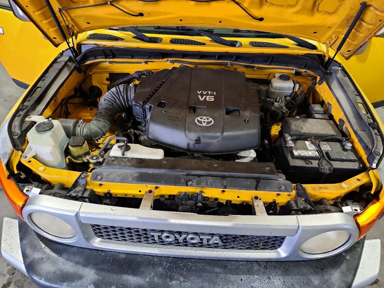 2008 Toyota Fj Cruiser Base Yellow vin: JTEZU11F08K007451