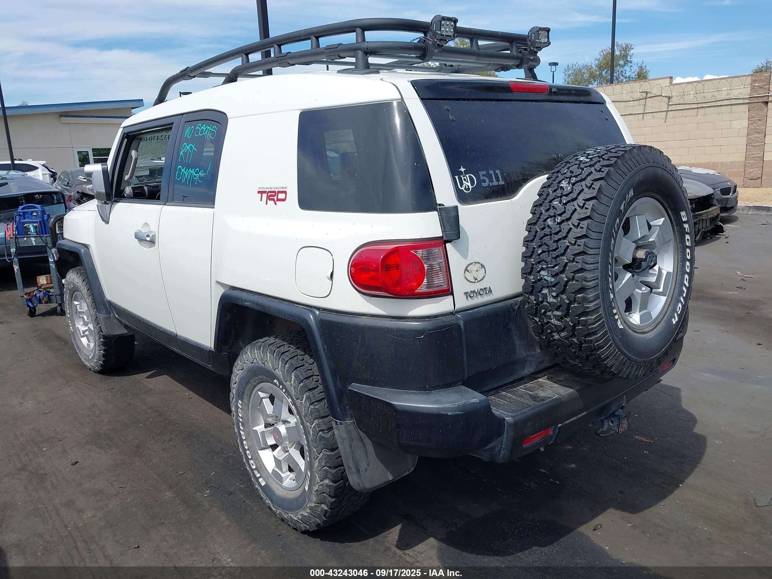 2009 Toyota Fj Cruiser   White vin: JTEZU11F19K008271