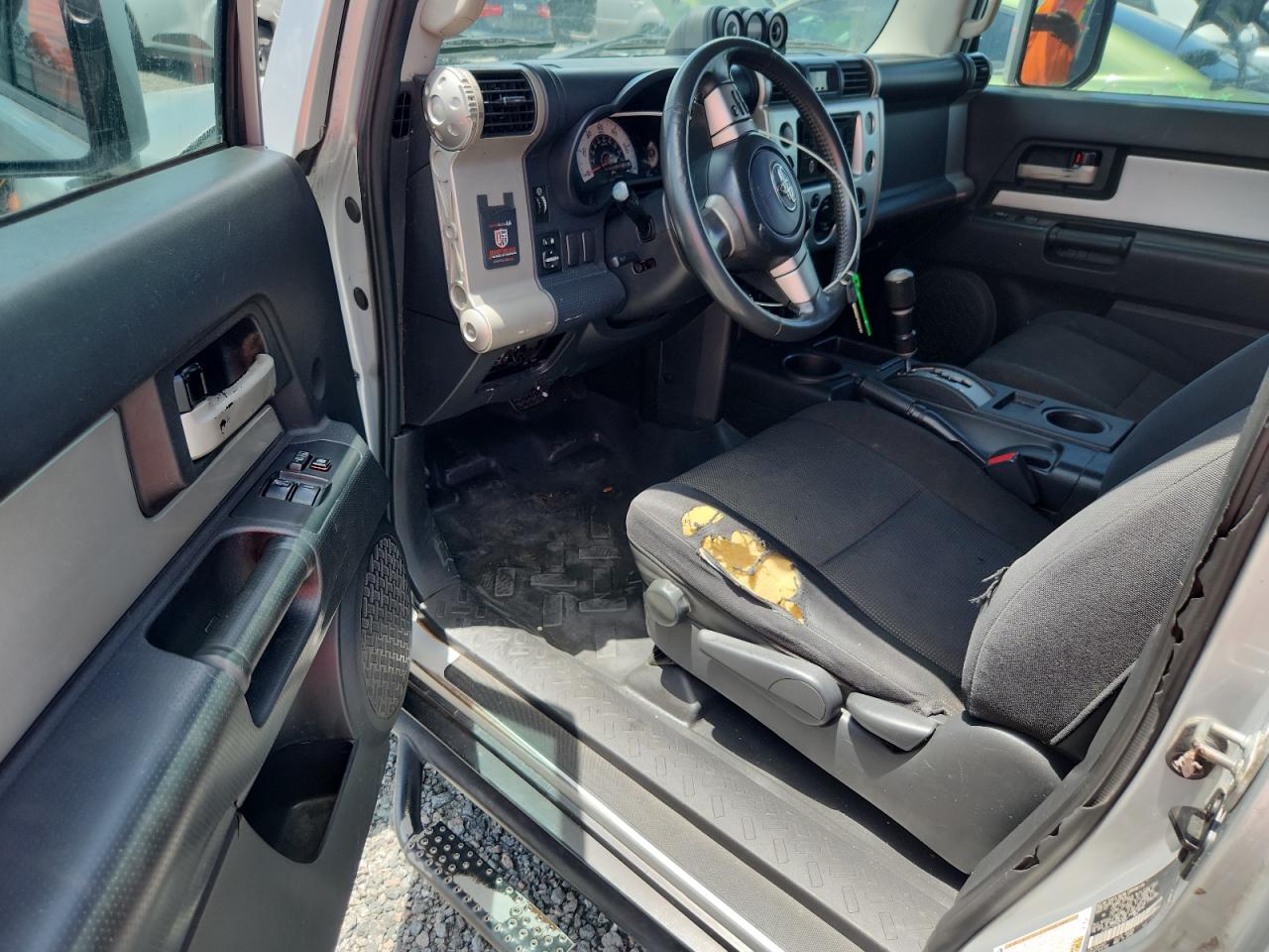 2007 Toyota Fj Cruiser Base Silver vin: JTEZU11F270013827