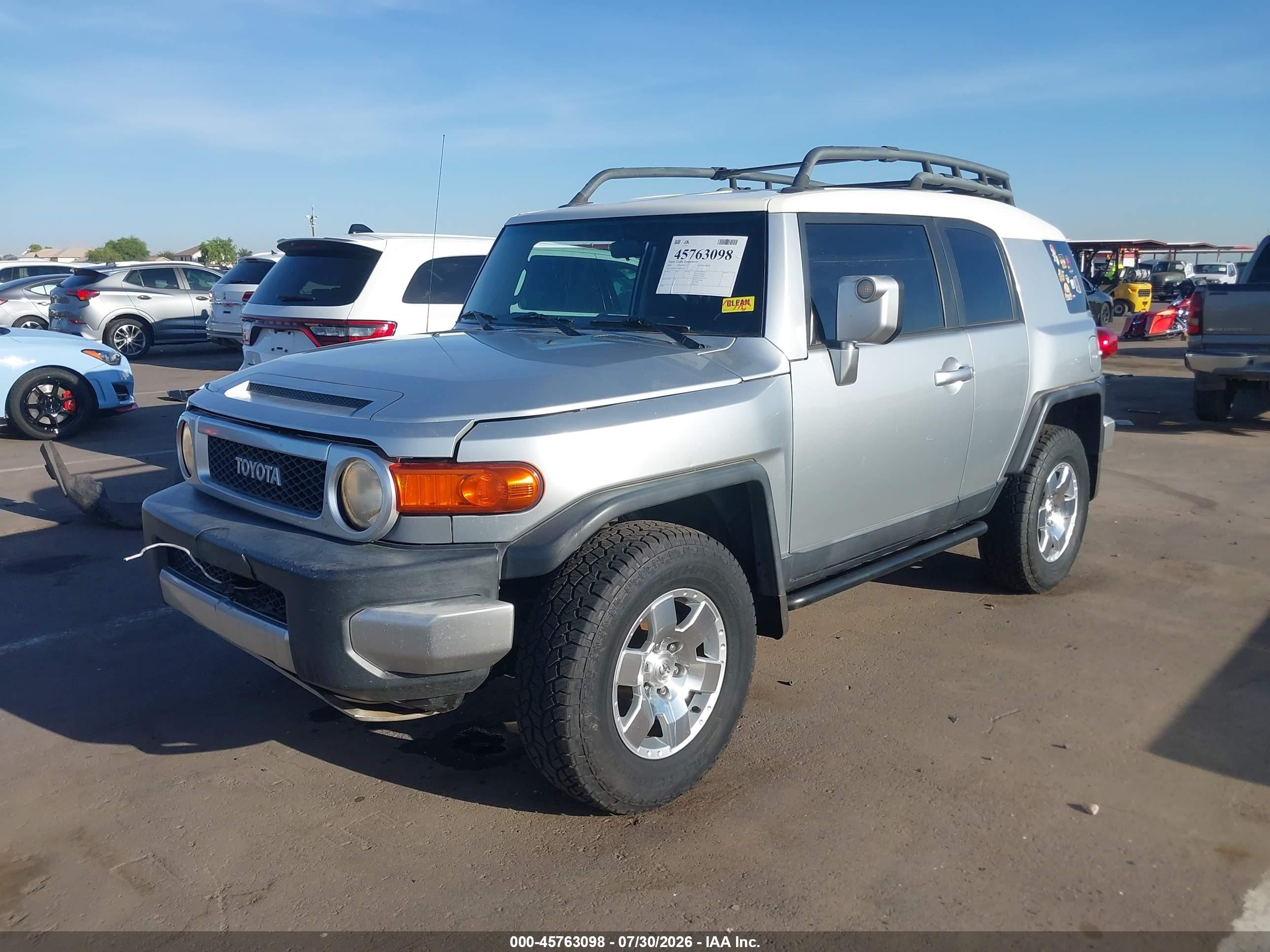 2007 Toyota Fj Cruiser   Silver vin: JTEZU11F370001573