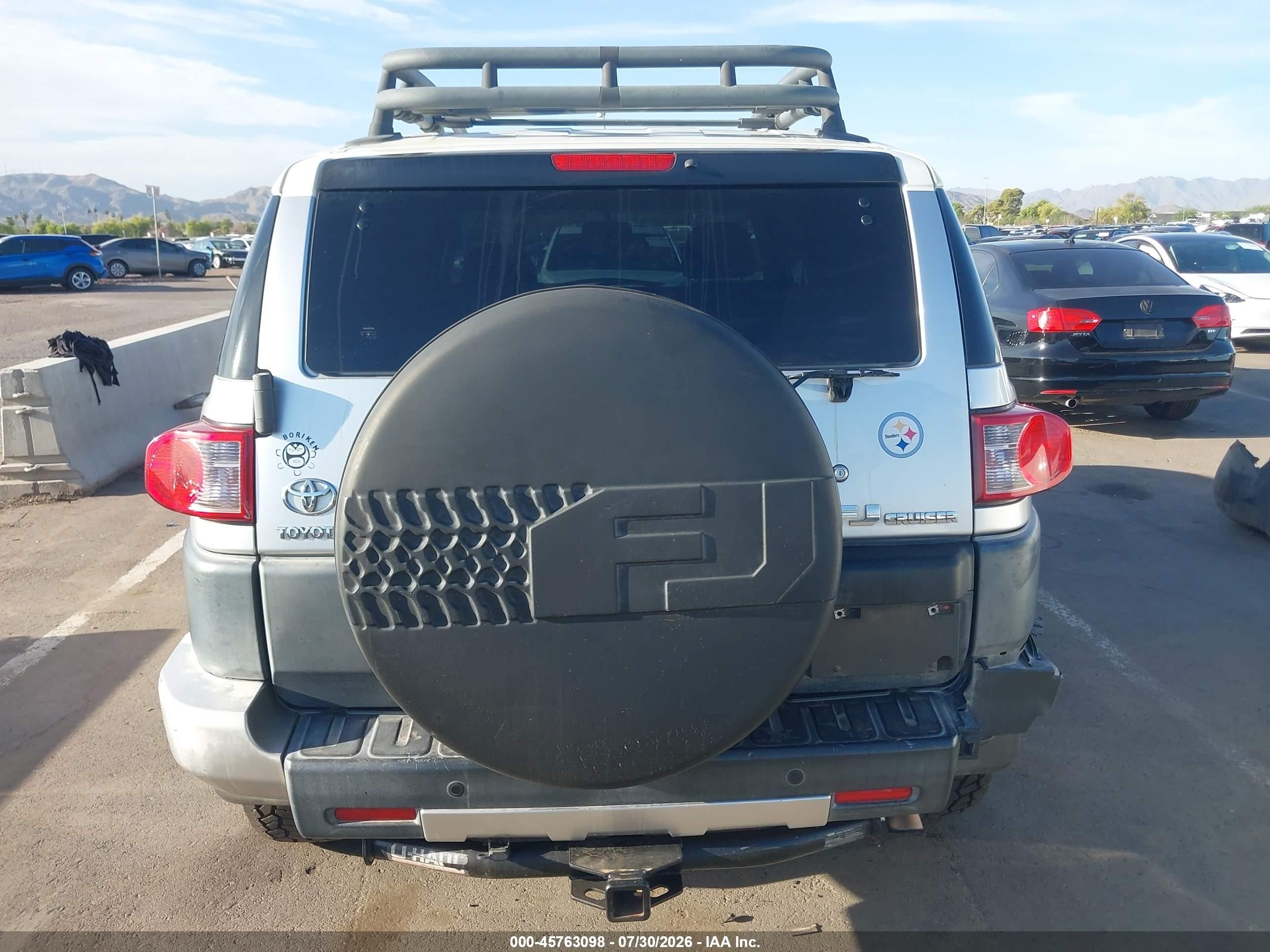 2007 Toyota Fj Cruiser   Silver vin: JTEZU11F370001573