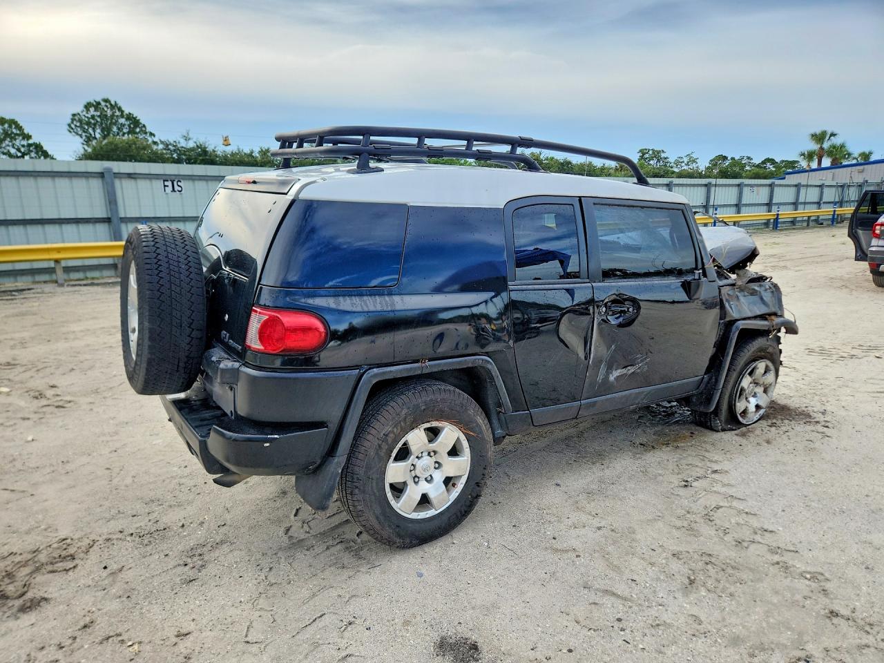 2007 Toyota Fj Cruiser Base Черный vin: JTEZU11F370009866
