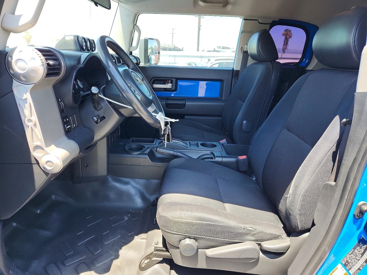 2007 Toyota Fj Cruiser Base Blue vin: JTEZU11F470015420