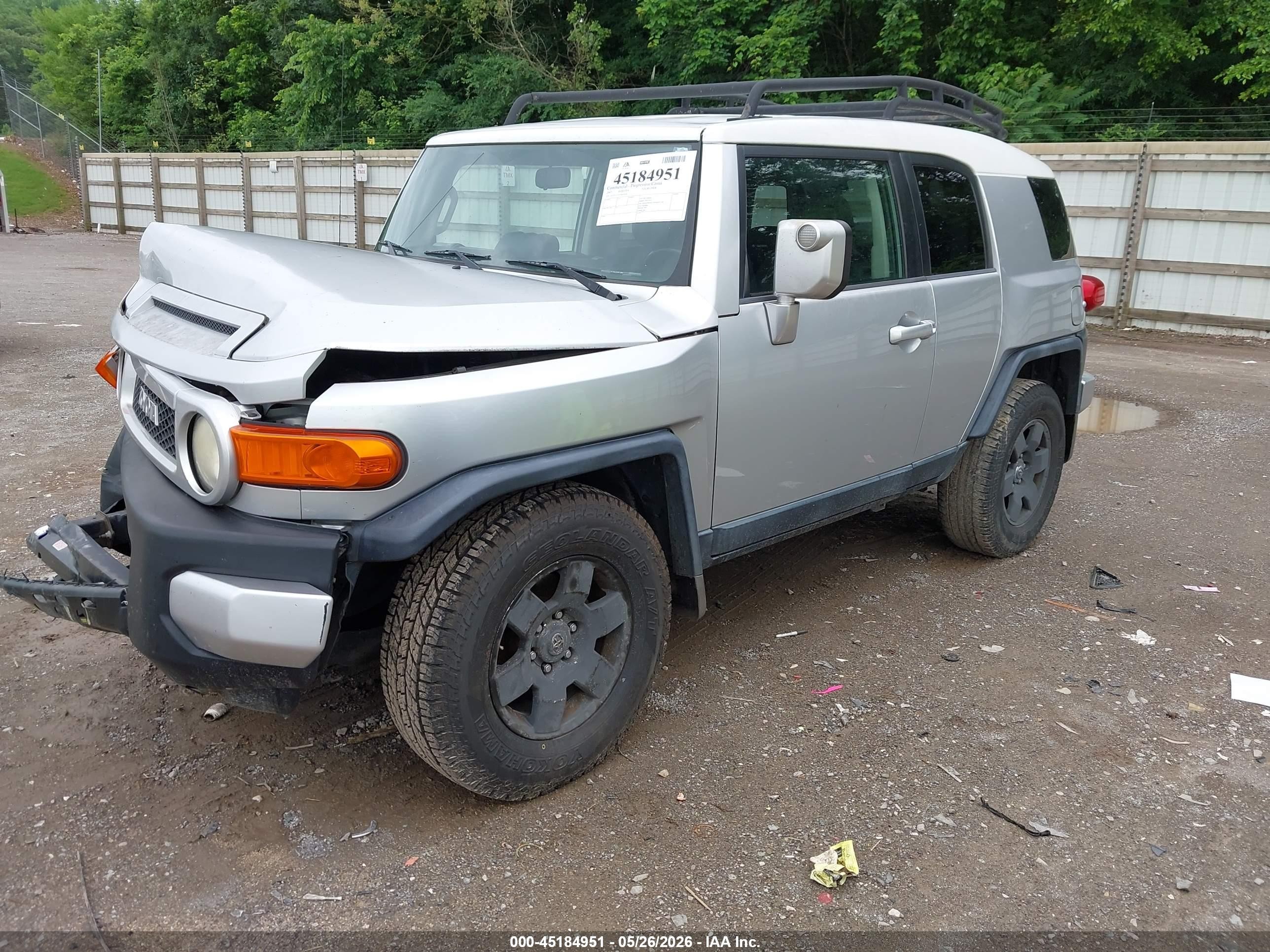 2007 Toyota Fj Cruiser   Silver vin: JTEZU11F570014342