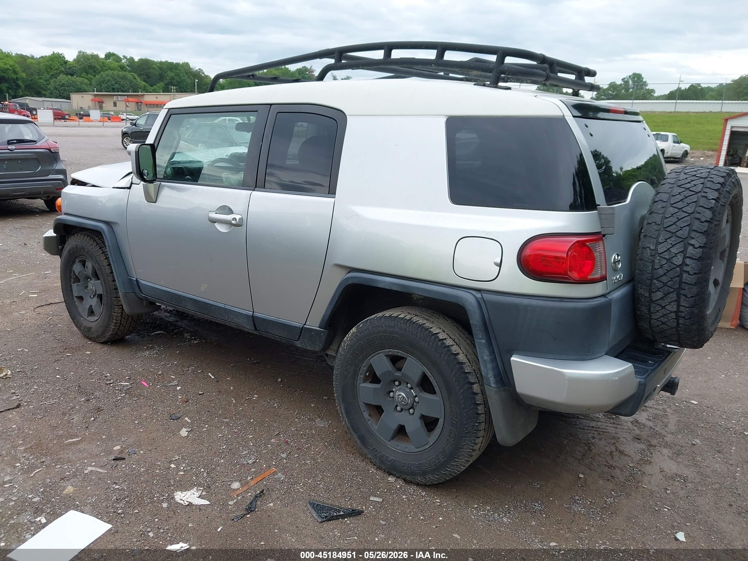 2007 Toyota Fj Cruiser   Silver vin: JTEZU11F570014342
