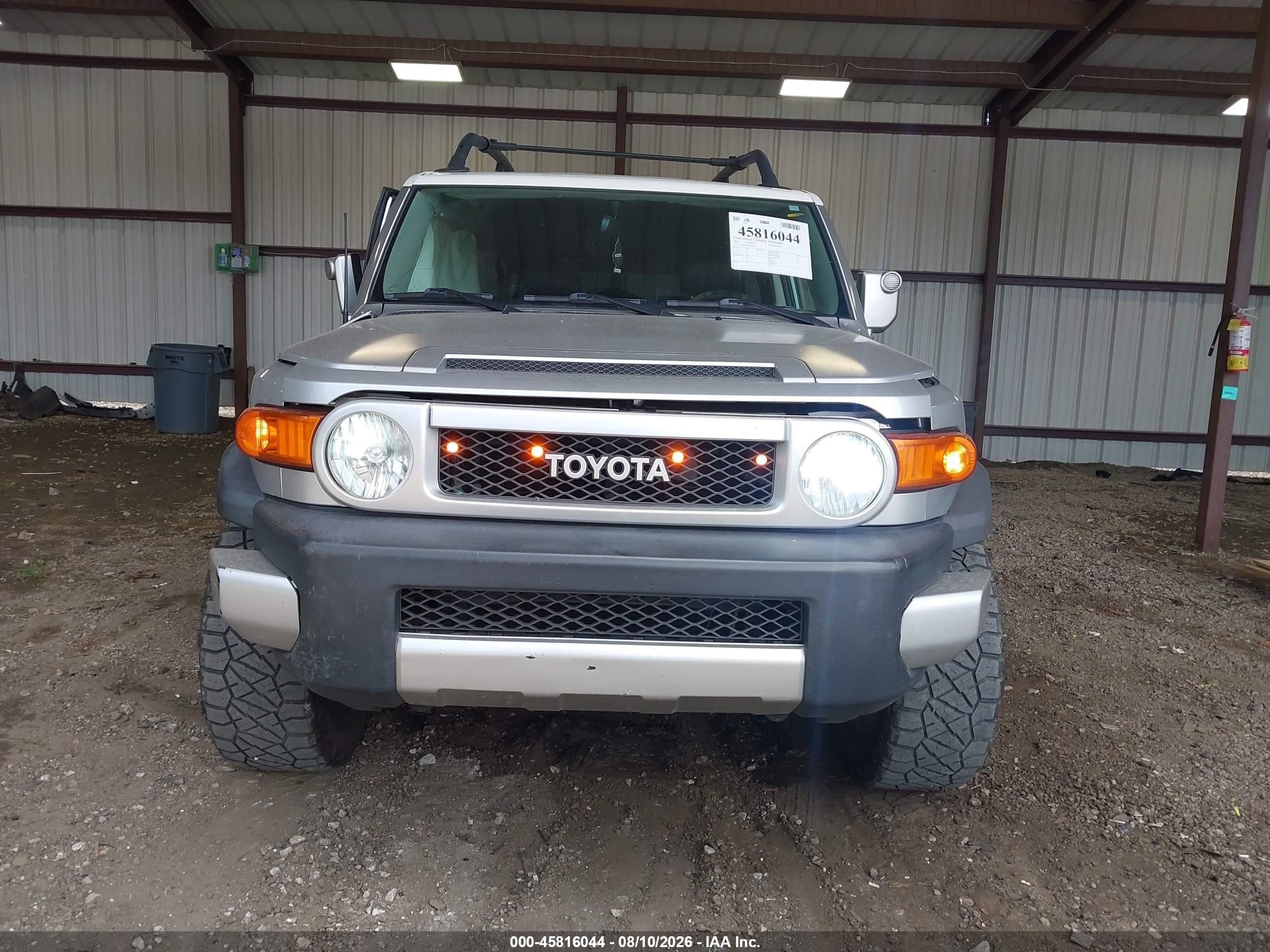 2007 Toyota Fj Cruiser   Бежевый vin: JTEZU11F570018651