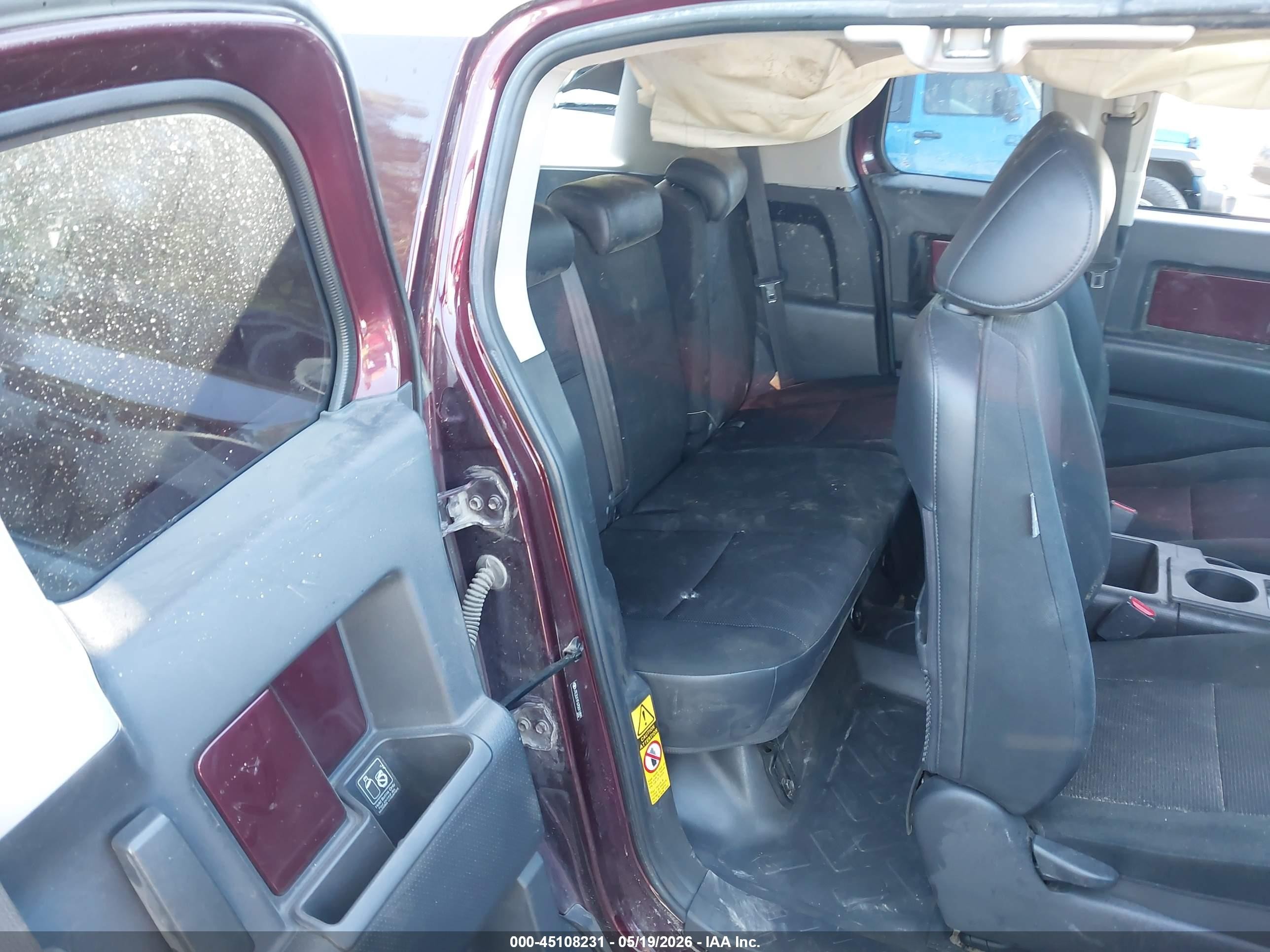 2007 Toyota Fj Cruiser   Burgundy vin: JTEZU11F670011899