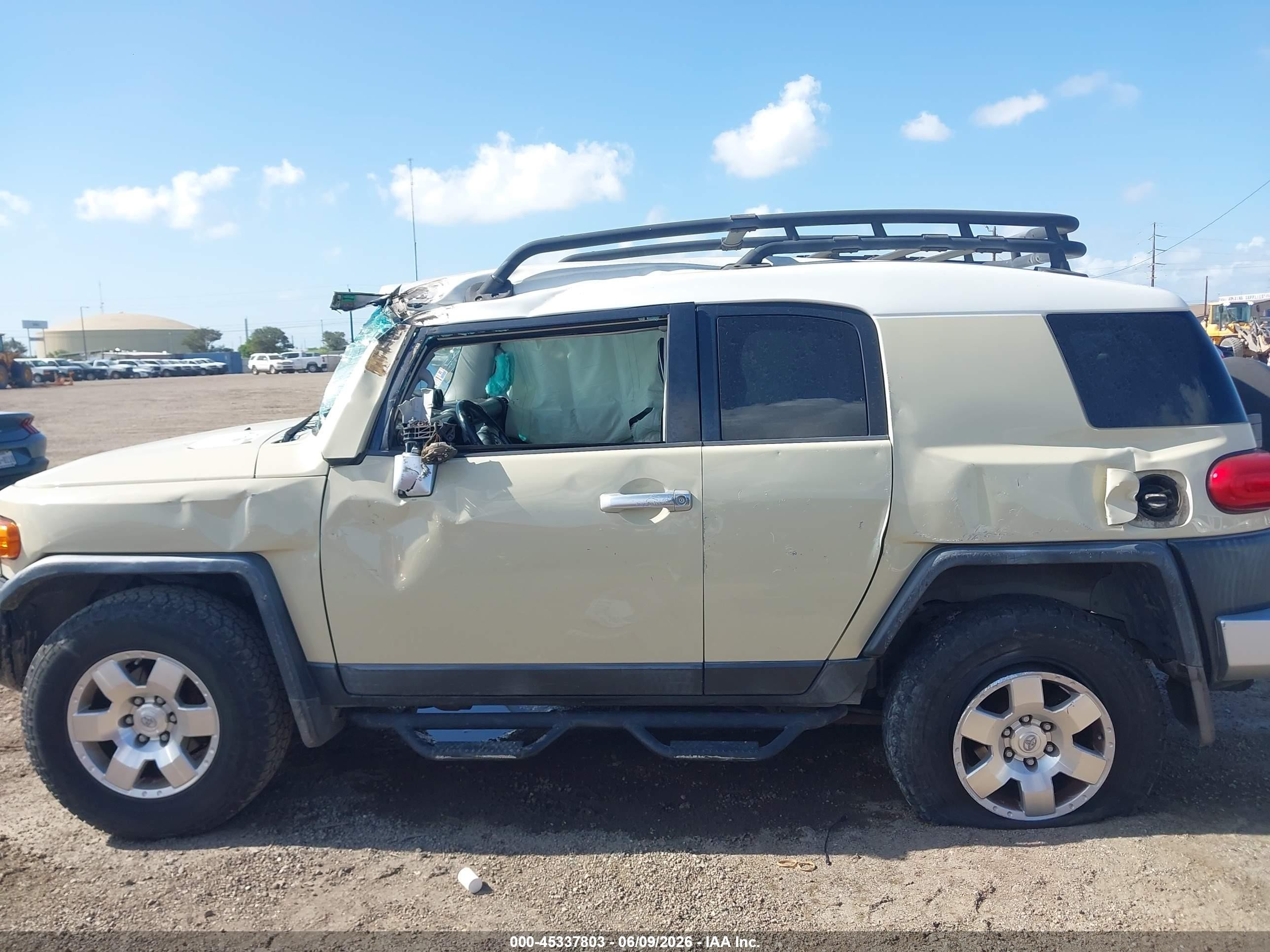 2008 Toyota Fj Cruiser Cream vin: JTEZU11F68K006109