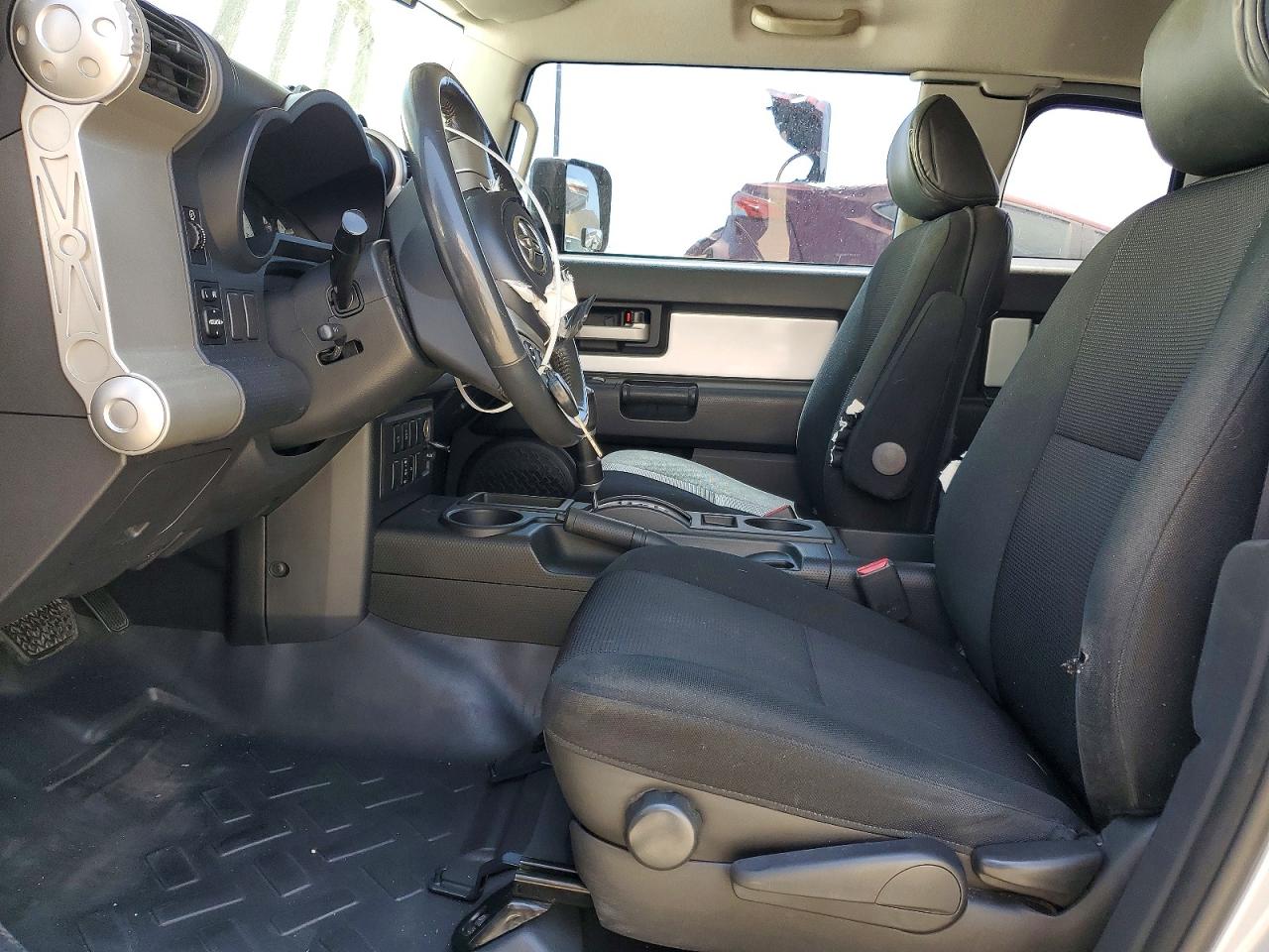 2007 Toyota Fj Cruiser Base Silver vin: JTEZU11F770012401
