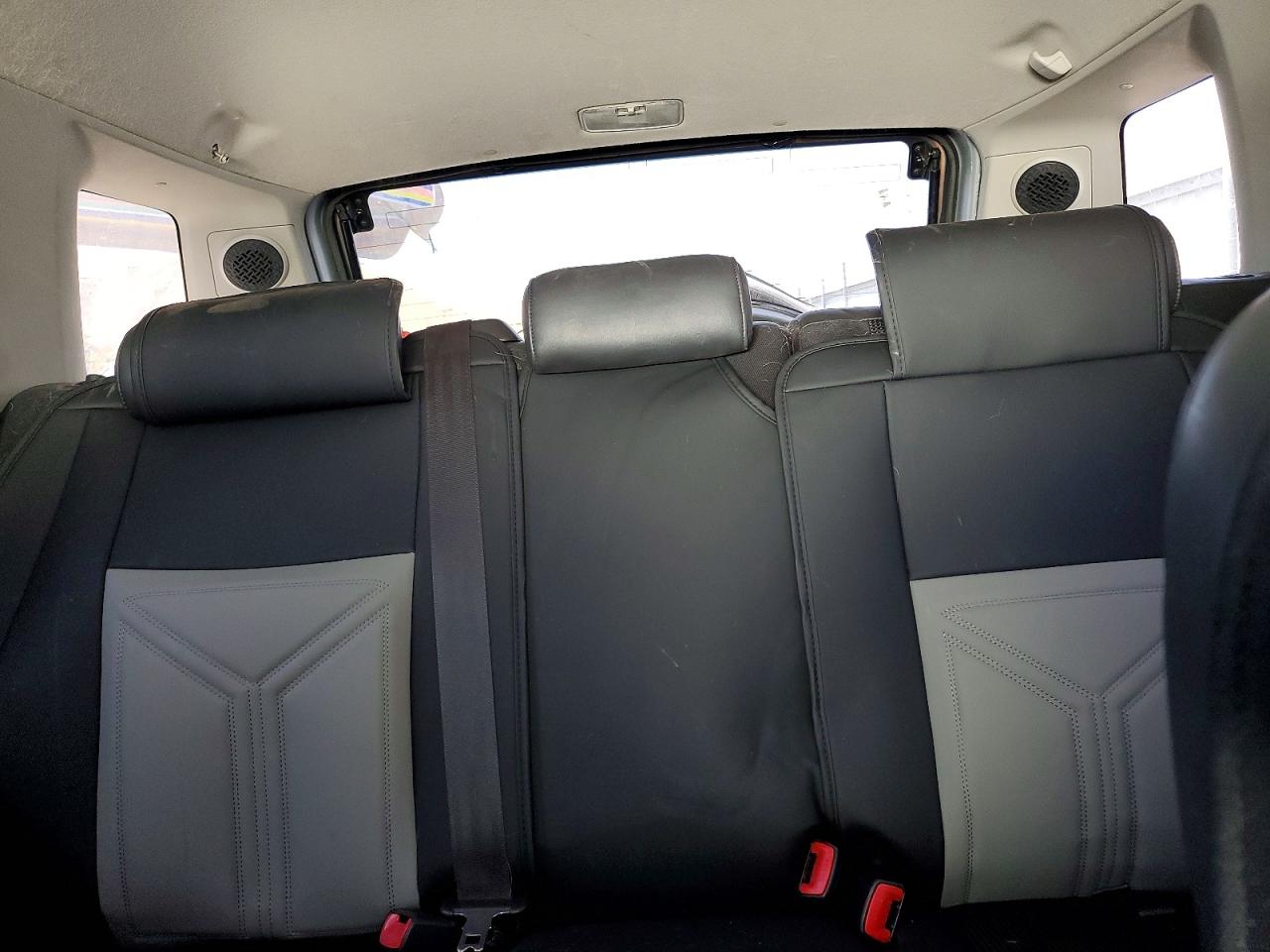 2007 Toyota Fj Cruiser Base Silver vin: JTEZU11F770012401