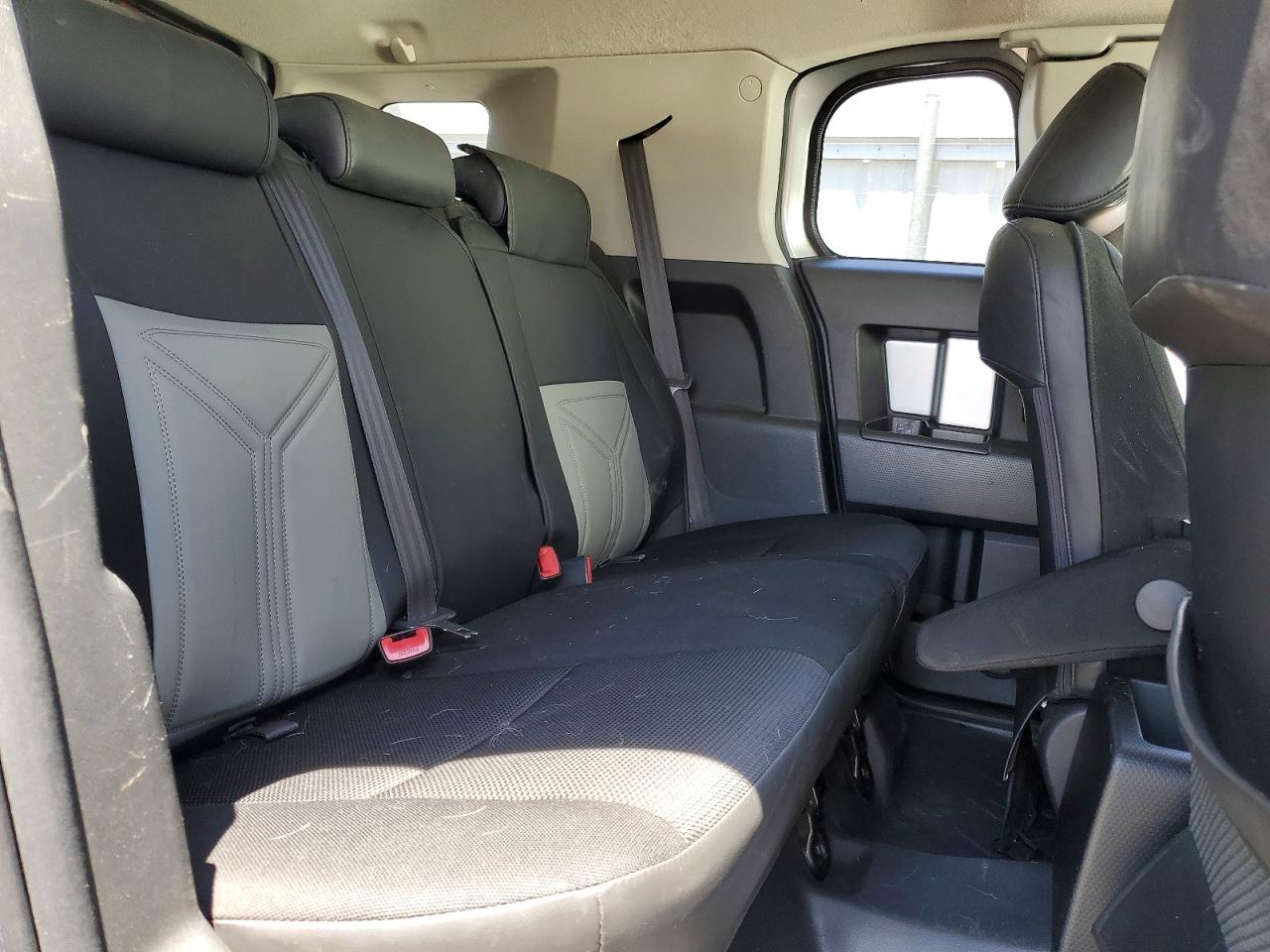 2007 Toyota Fj Cruiser Base Silver vin: JTEZU11F770012401
