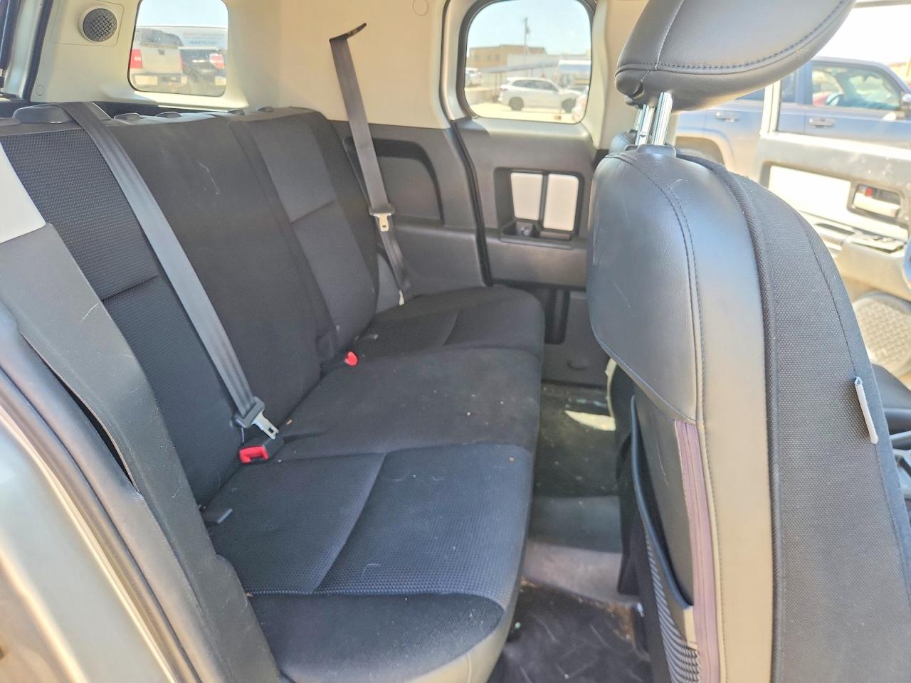 2007 Toyota Fj Cruiser Base Silver vin: JTEZU11F870015159