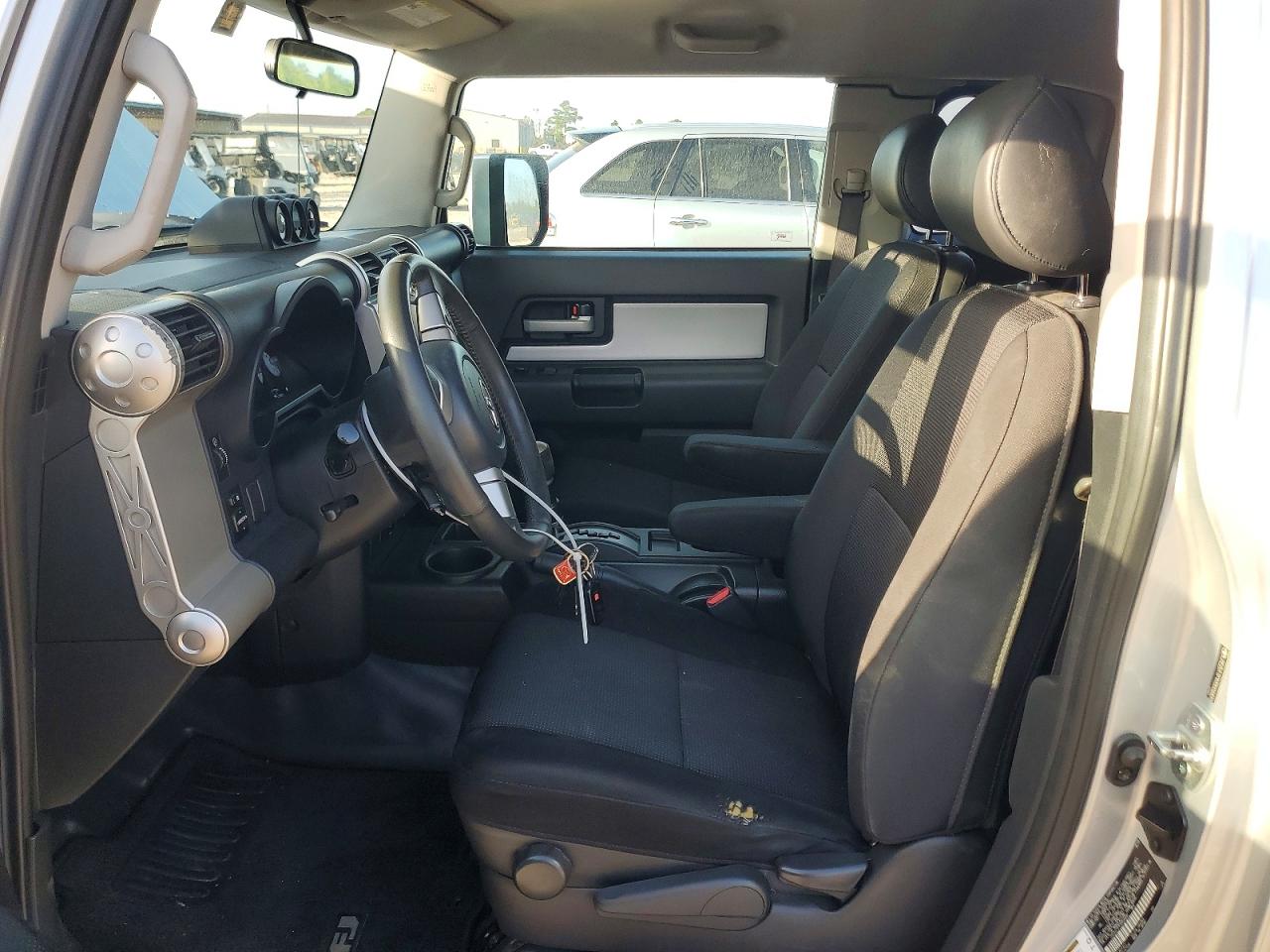 2007 Toyota Fj Cruiser Base Silver vin: JTEZU11F970004400
