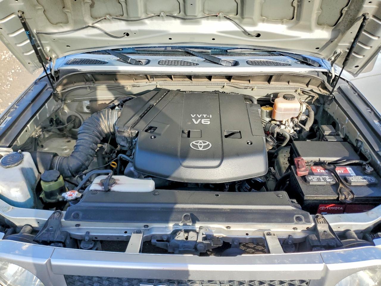 2007 Toyota Fj Cruiser Base Silver vin: JTEZU11F970004400